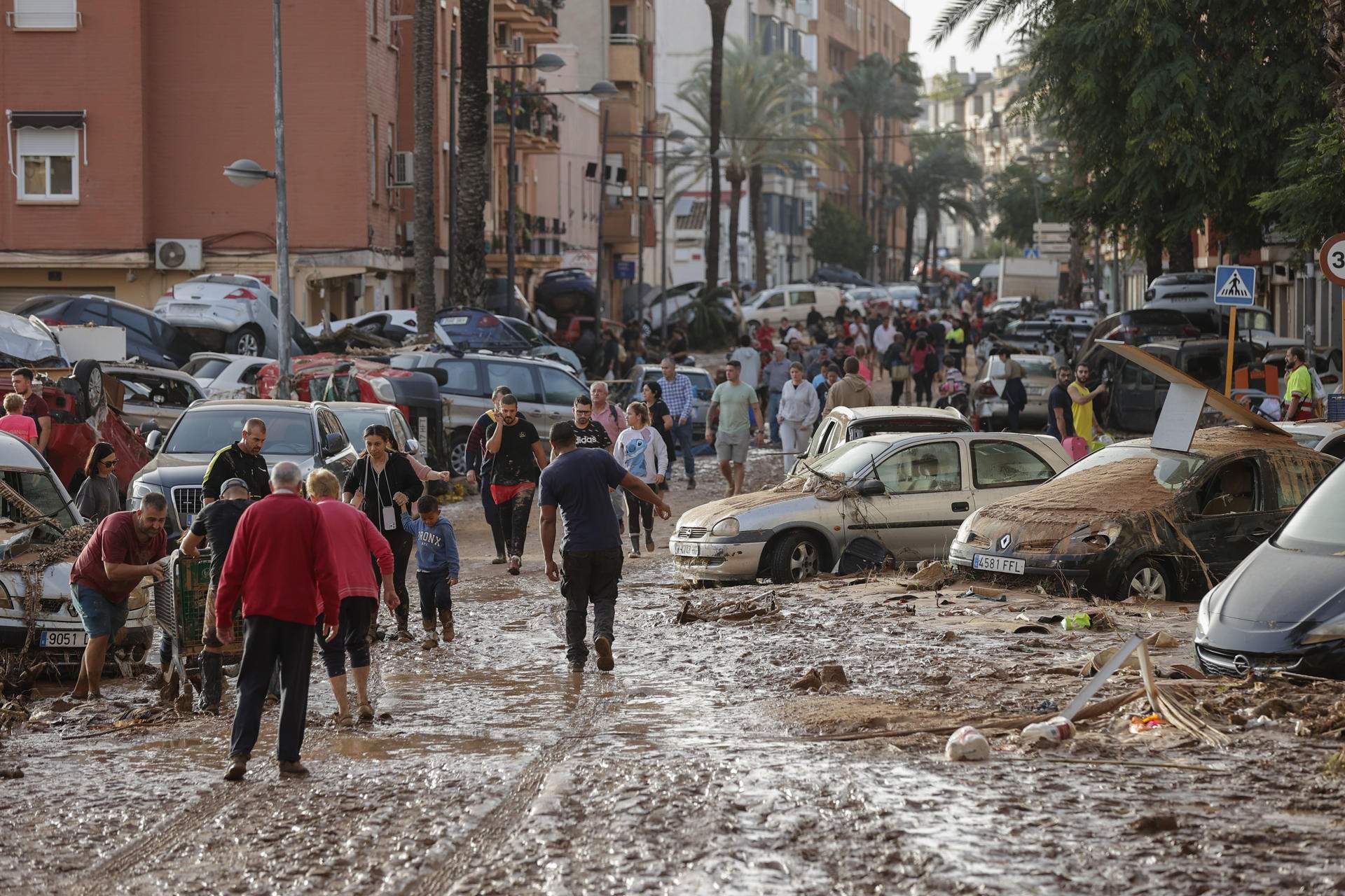 La mala gestión de Mazón y la crisis climática derivan en el peor desastre del siglo en València