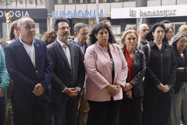 Minuto de silencio en la delegación del Gobierno en Lleida