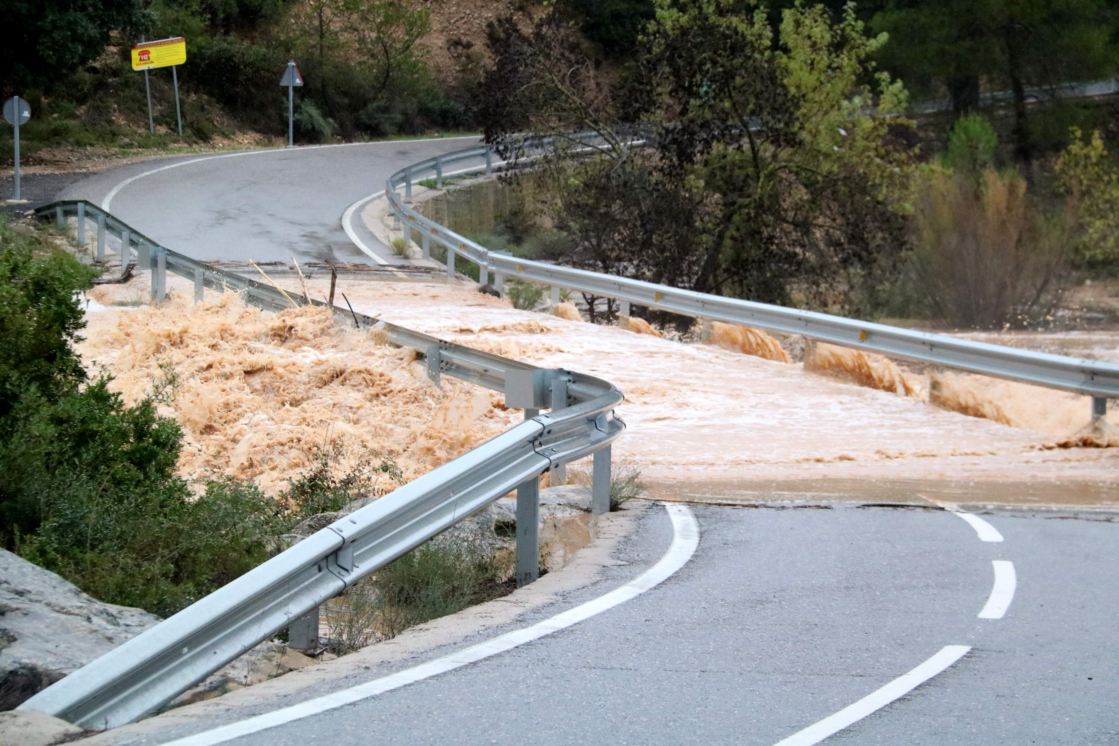 Protecció Civil envia una alerta als mòbils de les Terres de l’Ebre per pluges torrencials