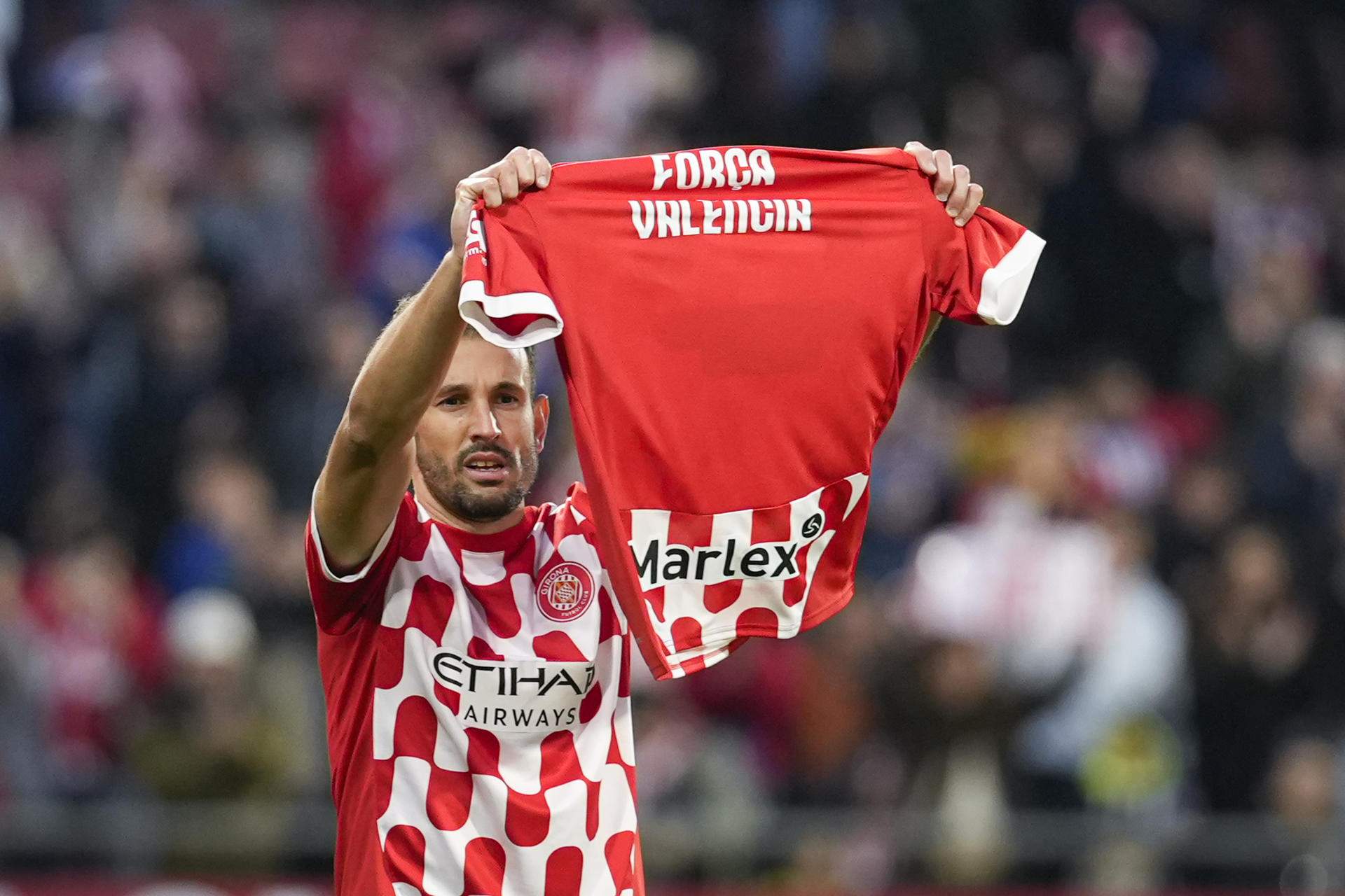 El Girona homenajea a las víctimas de la DANA con una espectacular victoria contra el Leganés (4-3)