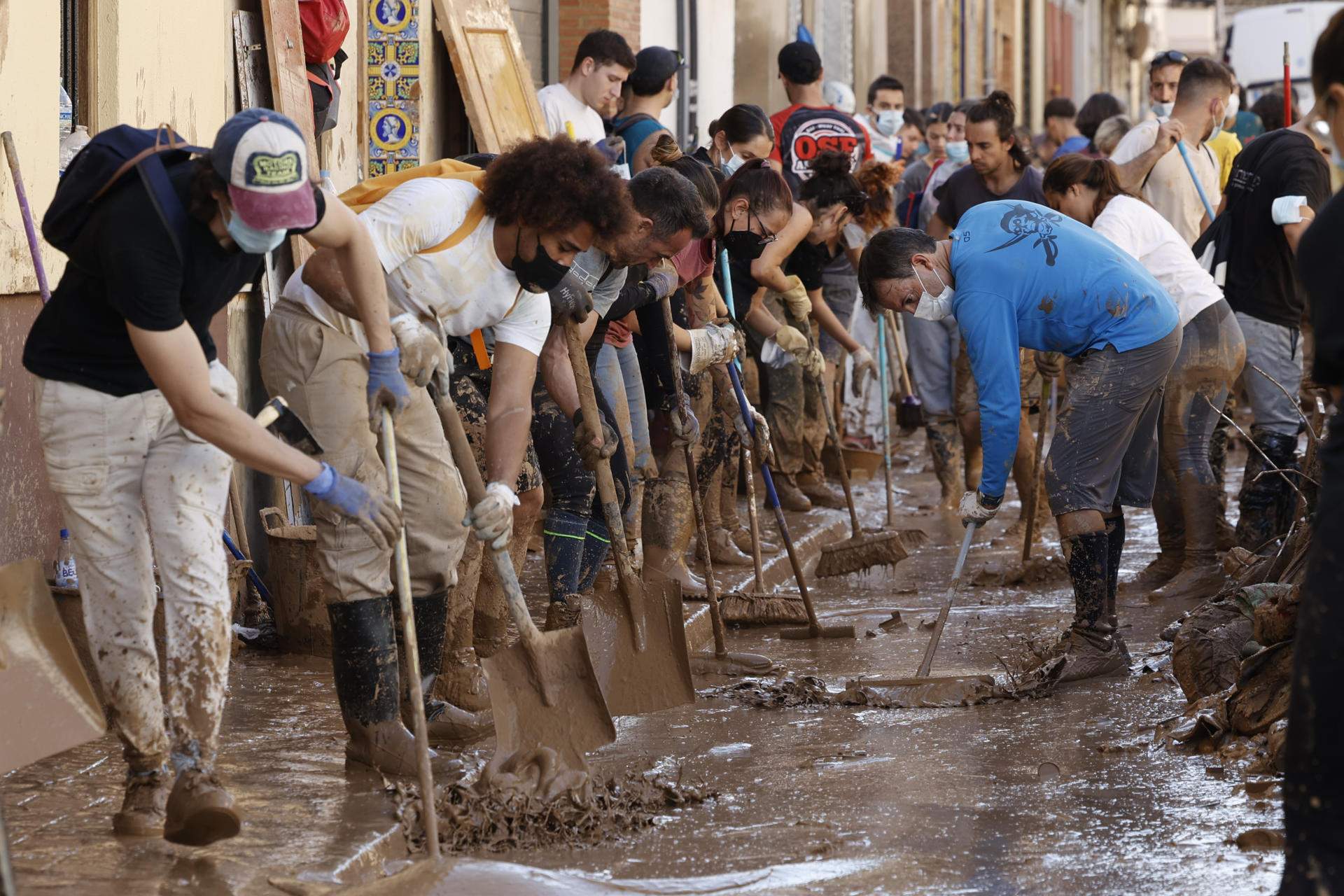 Estudiantes catalanes convocan una semana de huelga para poder ir a hacer de voluntarios a València