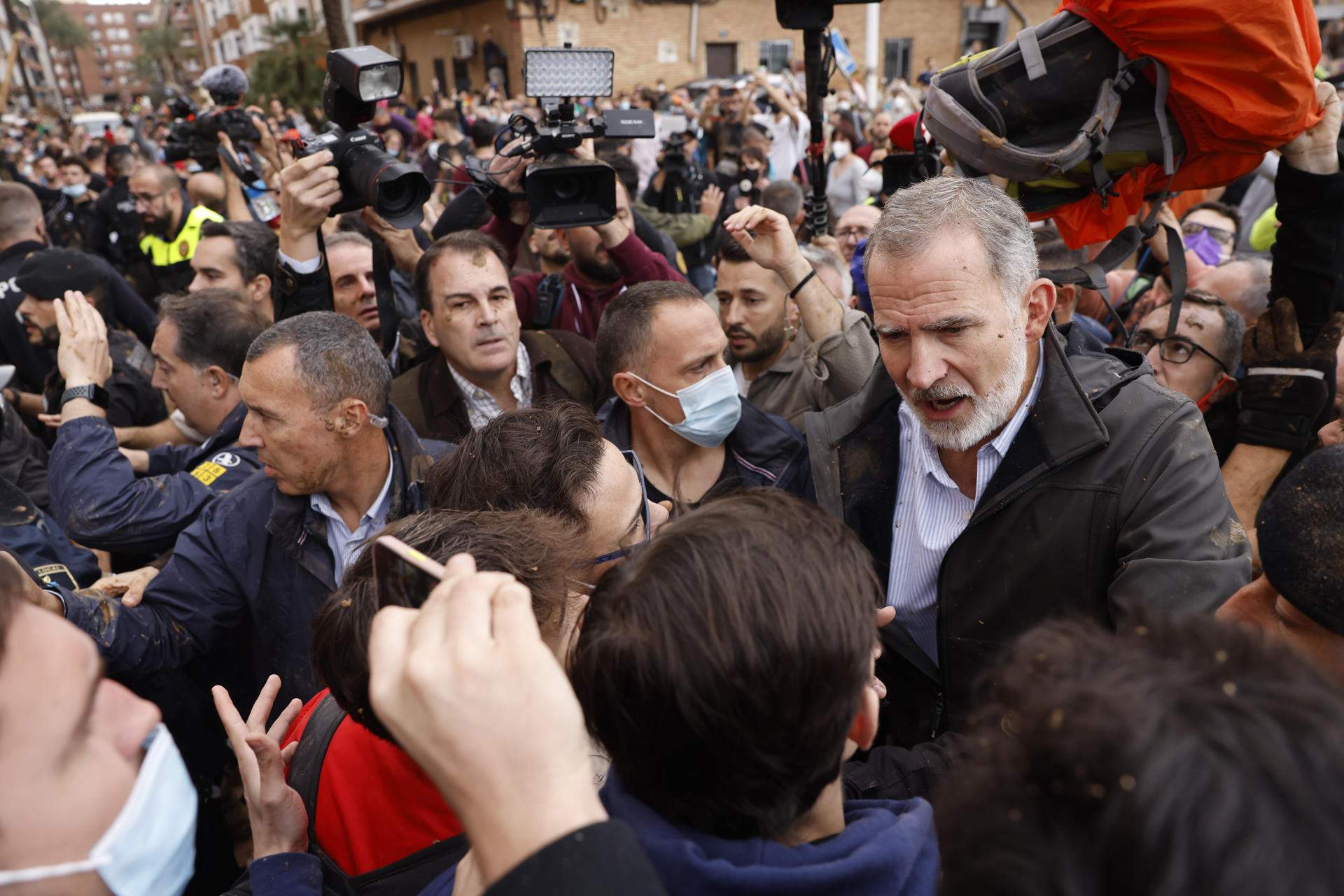 La fúria contra els reis a Paiporta, protagonista a la premsa internacional: “Assassins!”