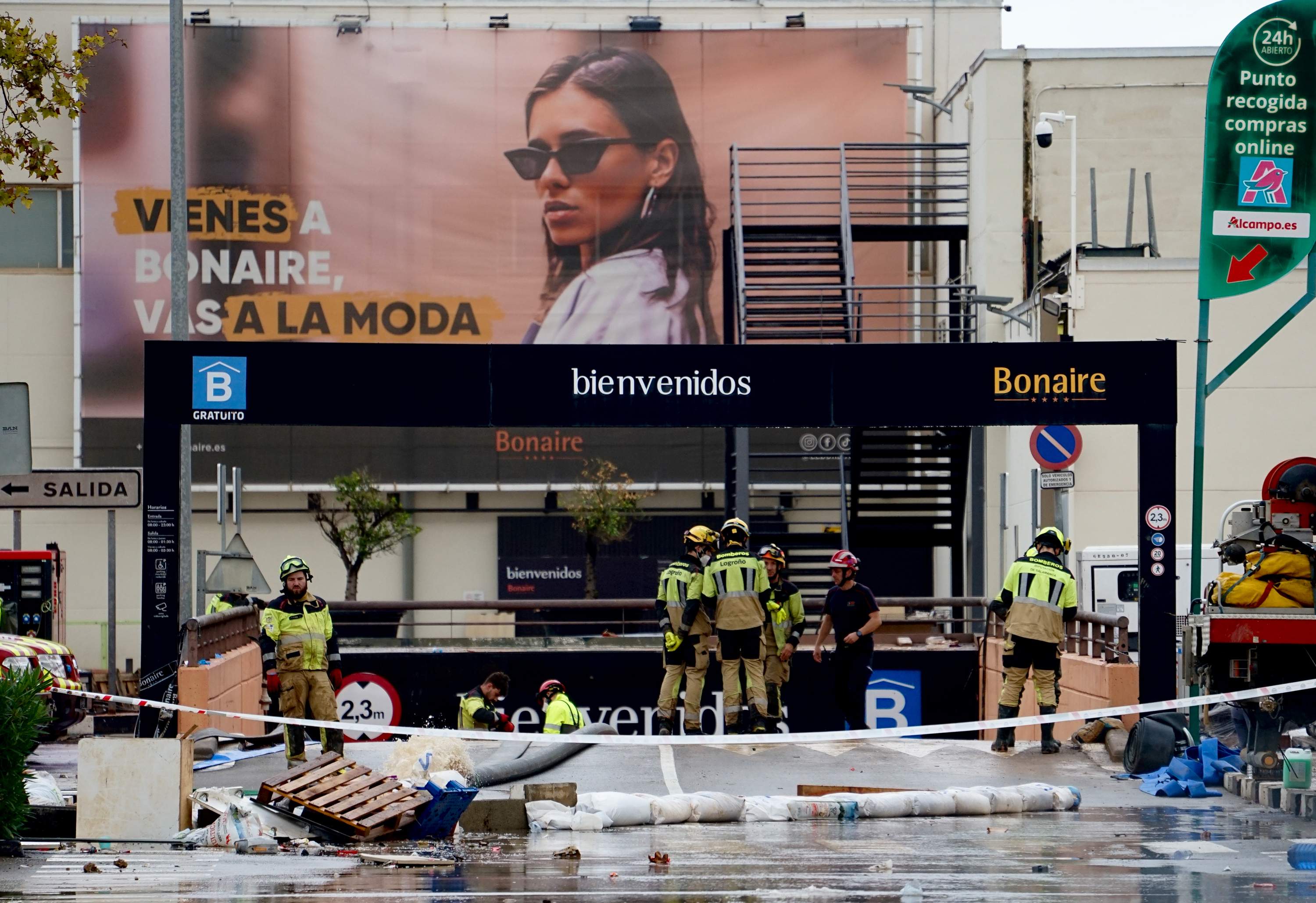 La policia confirma que no hi ha víctimes mortals al pàrquing del centre comercial Bonaire