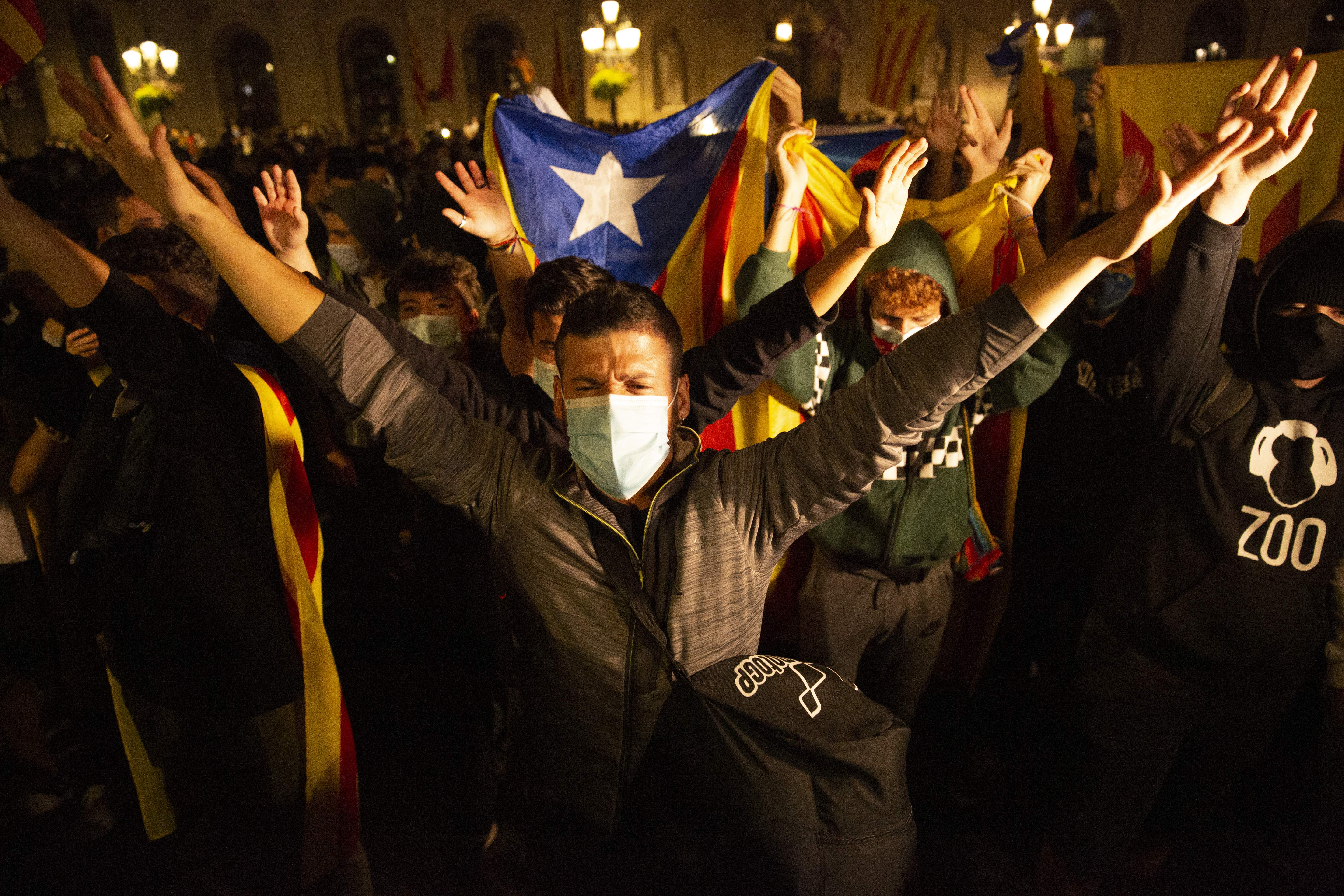 Un manifestant de l'1-O s'enfronta a 5 anys de presó, tot i la vigència de la llei d'amnistia