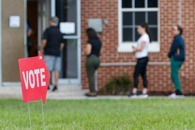 EuropaPress 6323138 05 november 2024 us brandon people wait in line to cast their ballots at