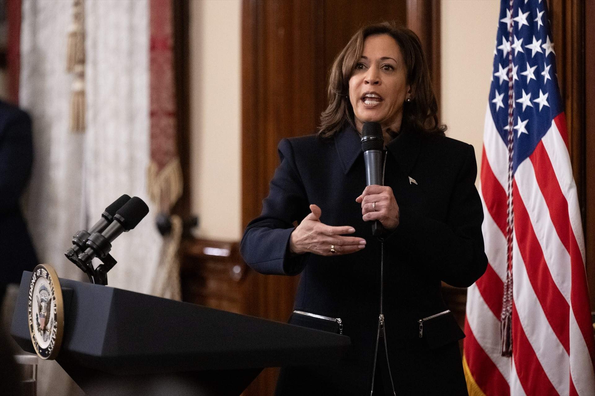 Kamala Harris ajorna el seu discurs: desolació a la festa demòcrata