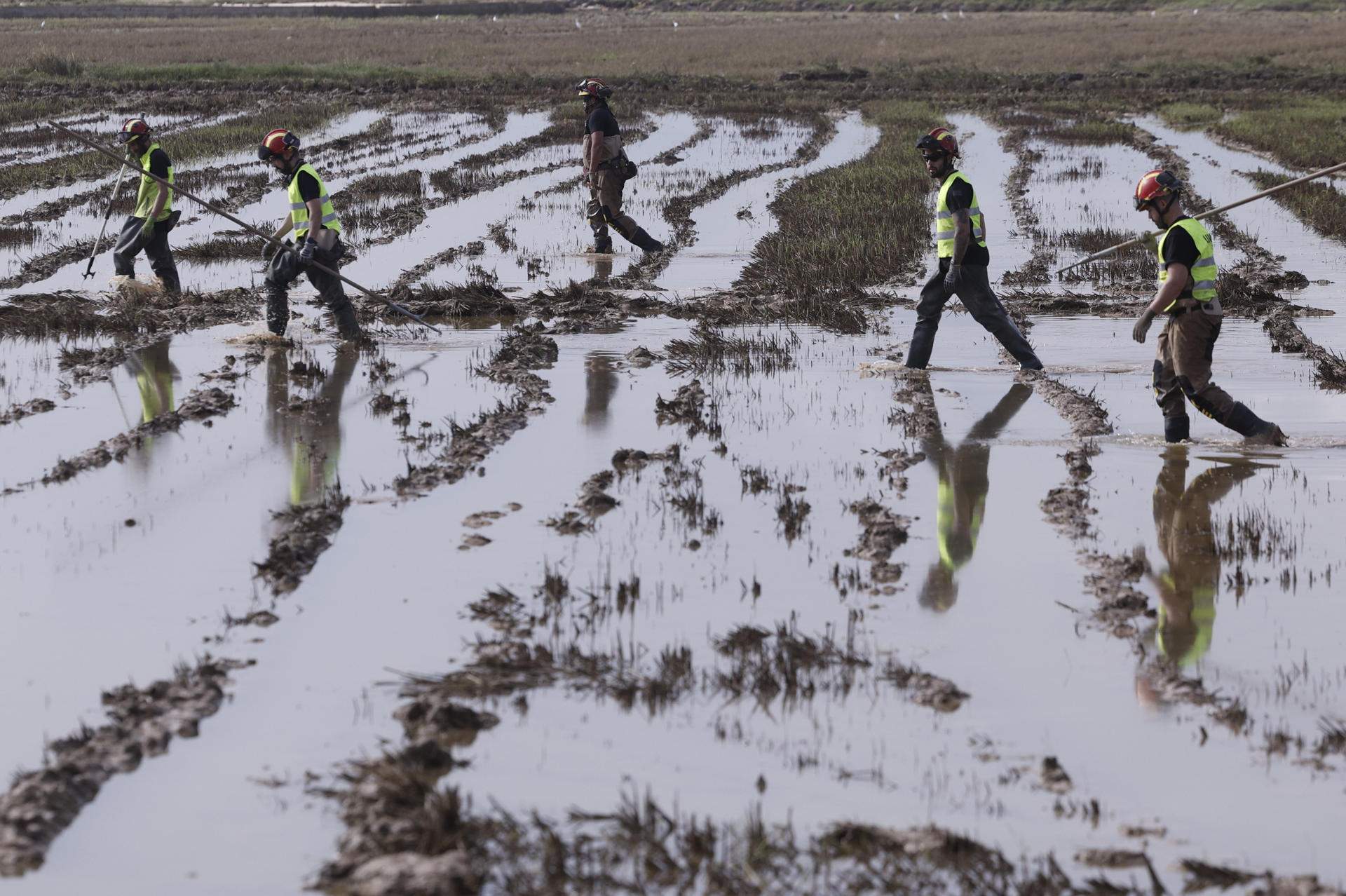 Continua la cerca de víctimes de la DANA amb milers d'efectius: a l'Albufera, rius i el mar