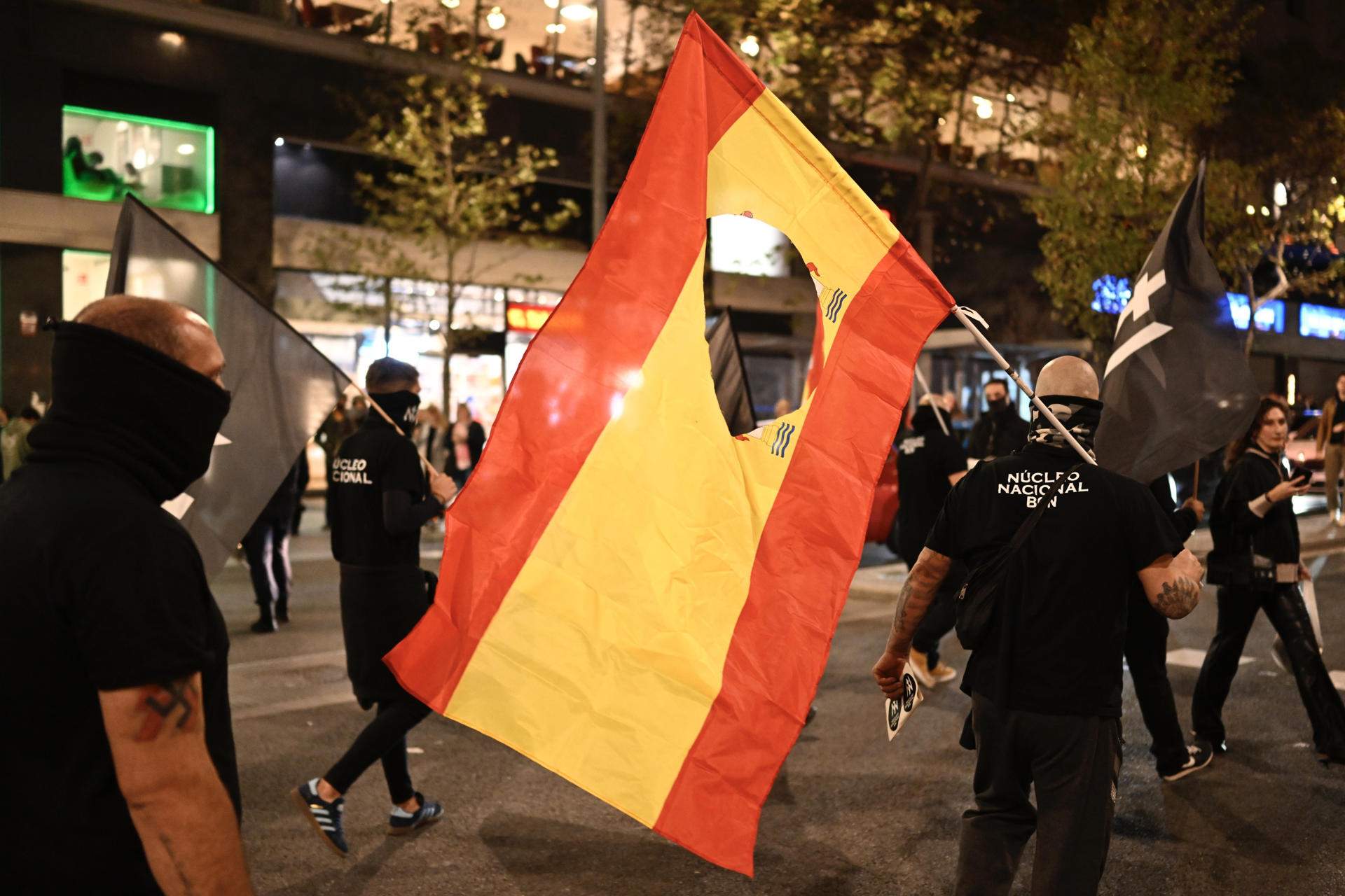 Càrregues policials i dos detinguts en una nova manifestació de l'extrema dreta a Ferraz un any després