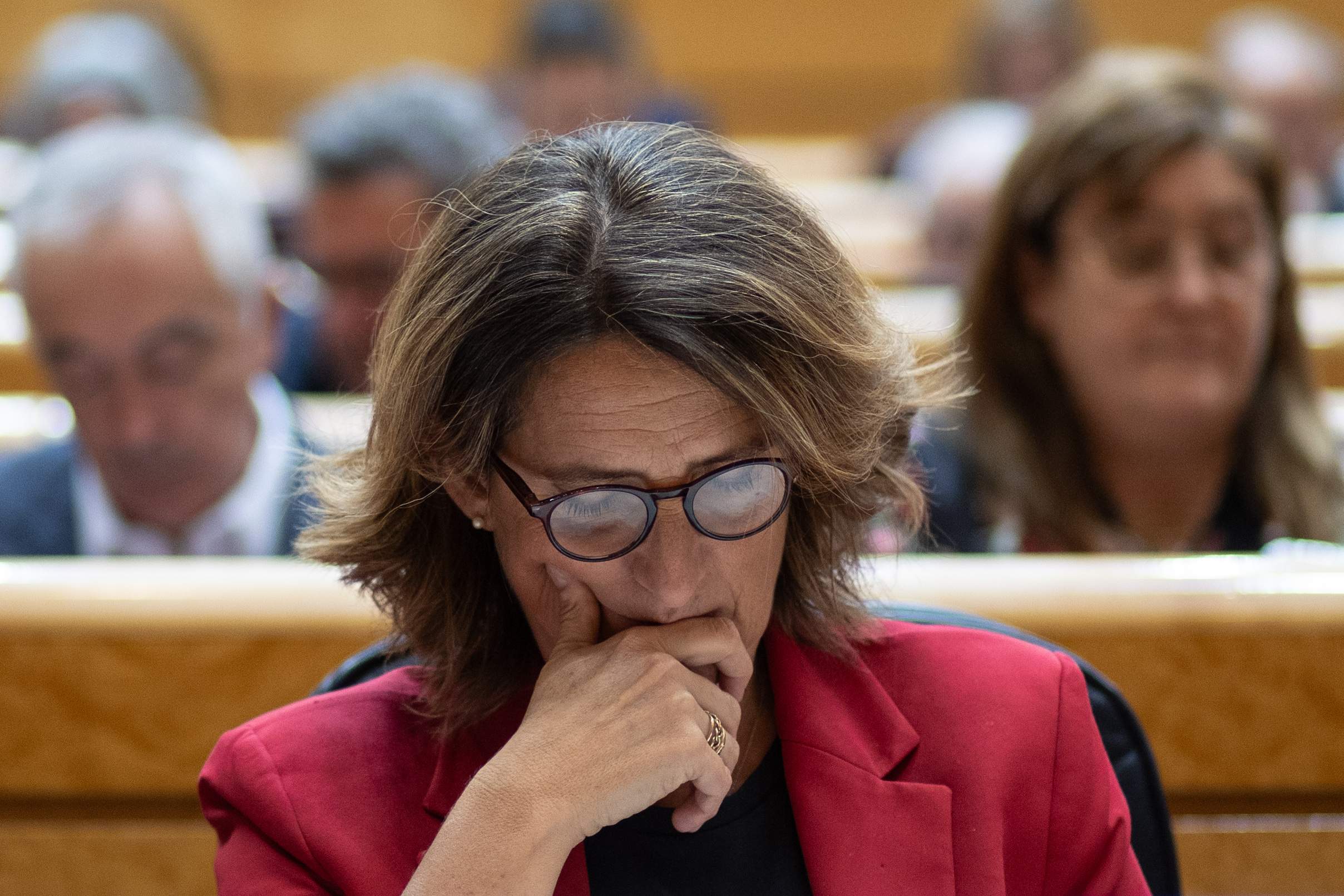 Teresa Ribera se examina en la Eurocámara con el PP batallando para hacerla caer