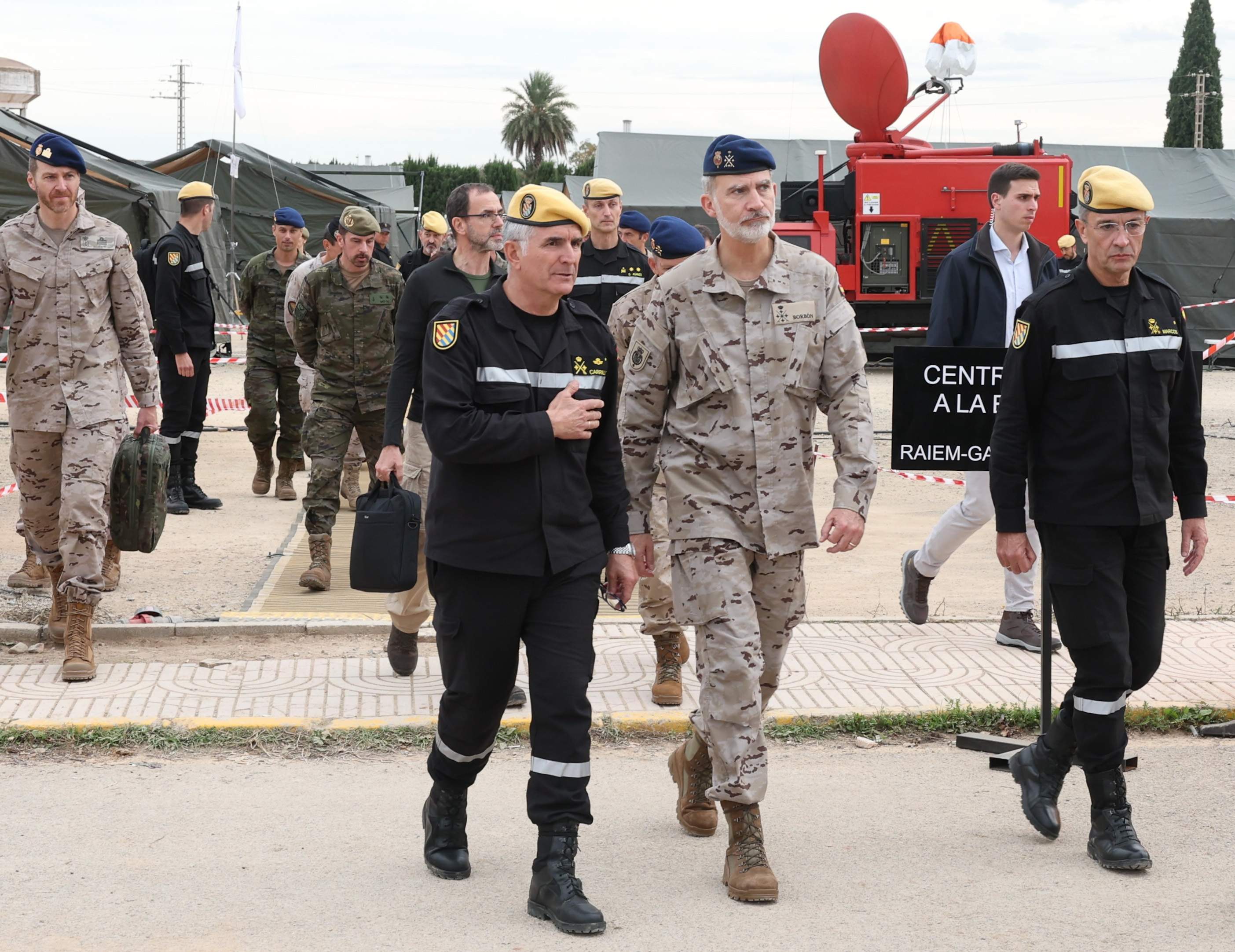 Felip VI militaritza la seva imatge en una nova visita al País Valencià sense trepitjar el fang