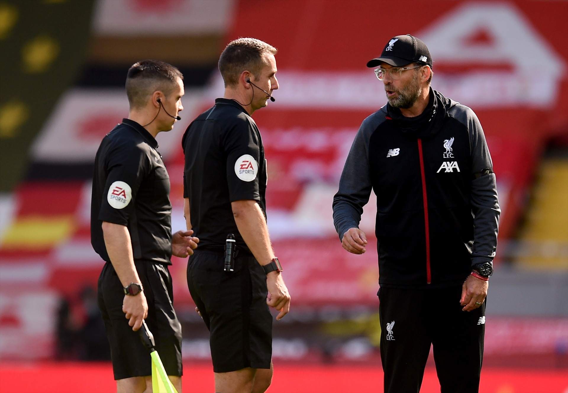 Escándalo arbitral en Inglaterra, suspendido un colegiado por insultar a Jürgen Klopp: "Alemán de mierda"