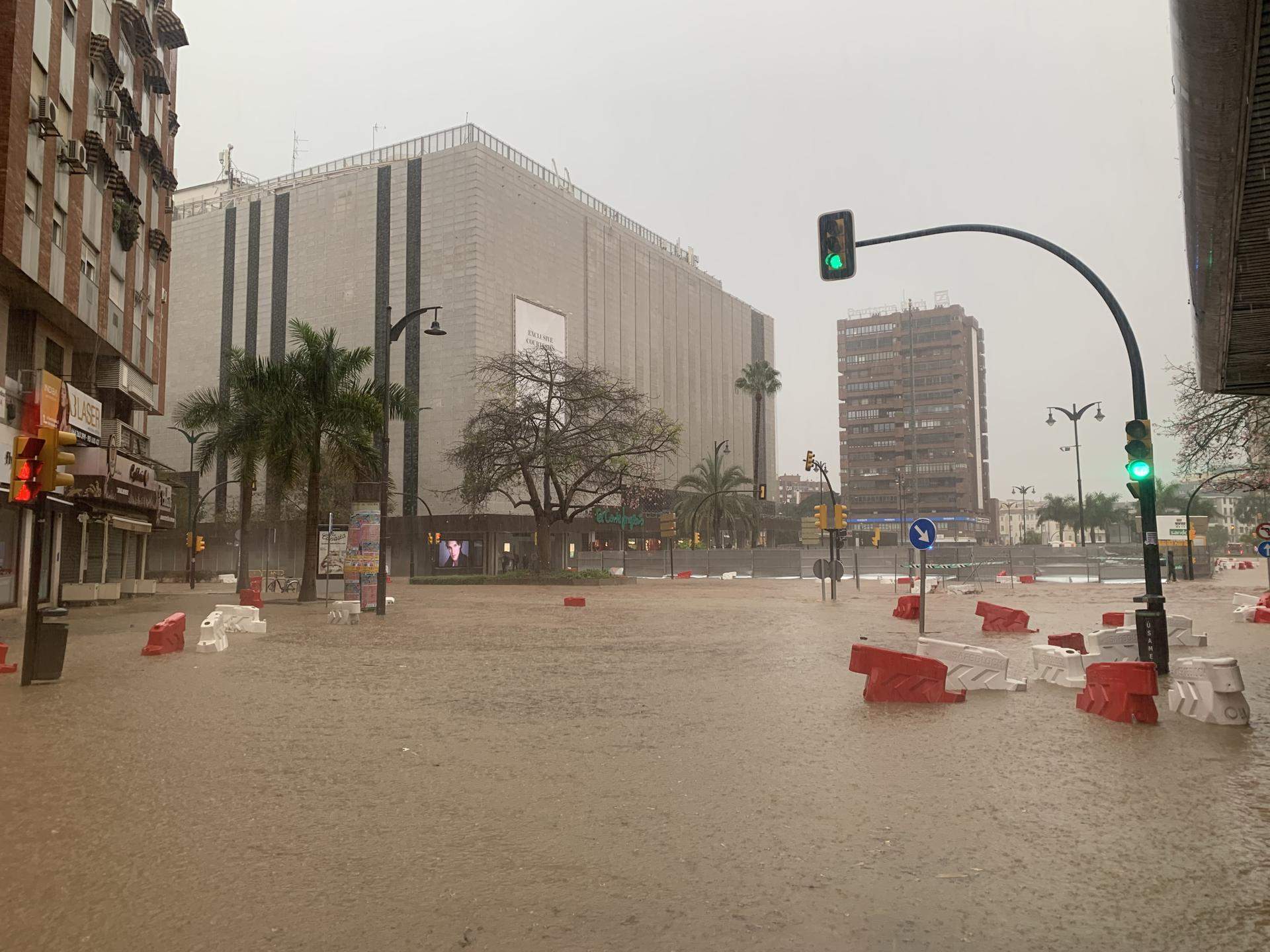 La DANA anega el centro de Málaga: miles de personas desalojadas | IMÁGENES