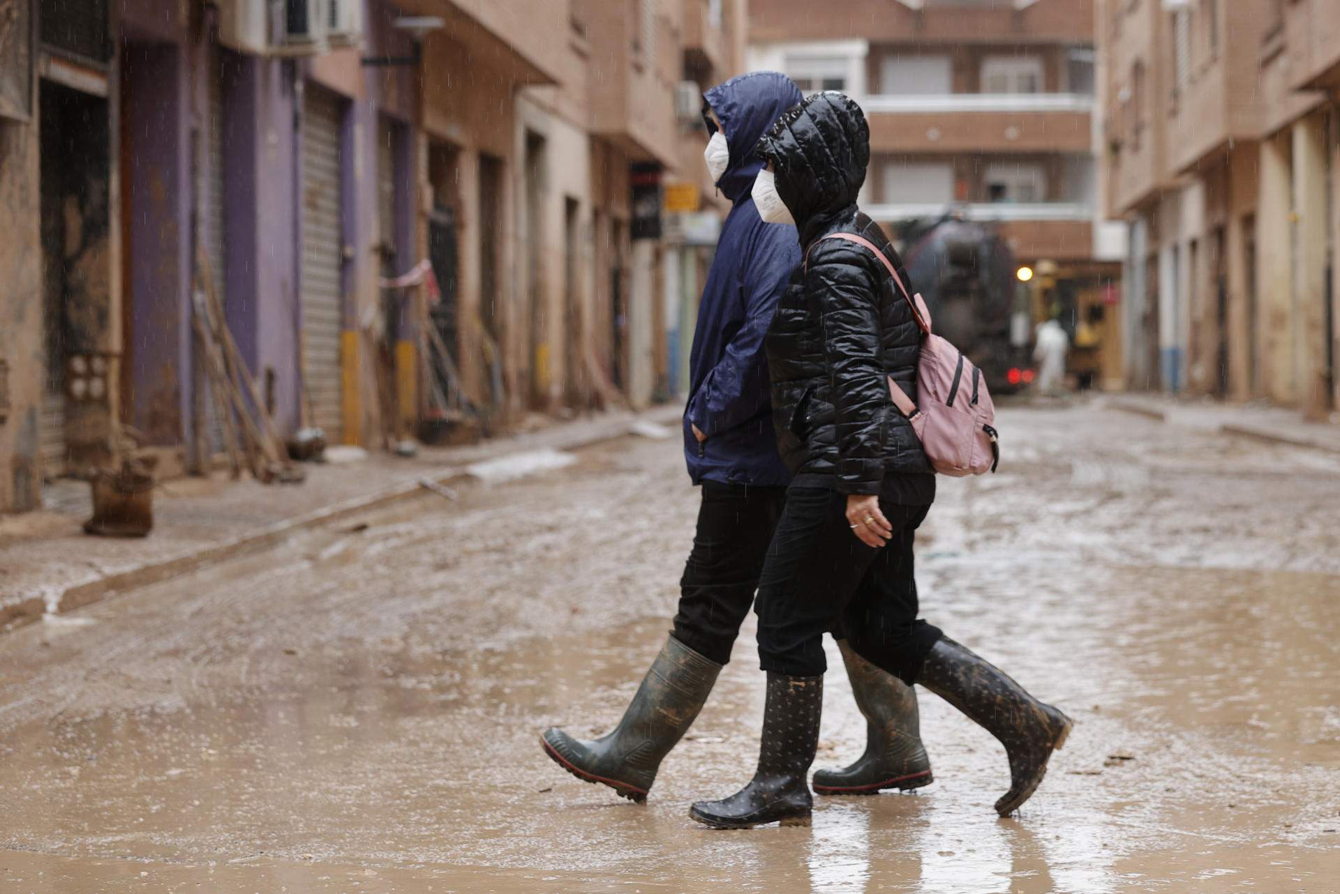 L'AEMET activa l'alerta vermella al litoral de València per pluges intenses: "Risc extrem"