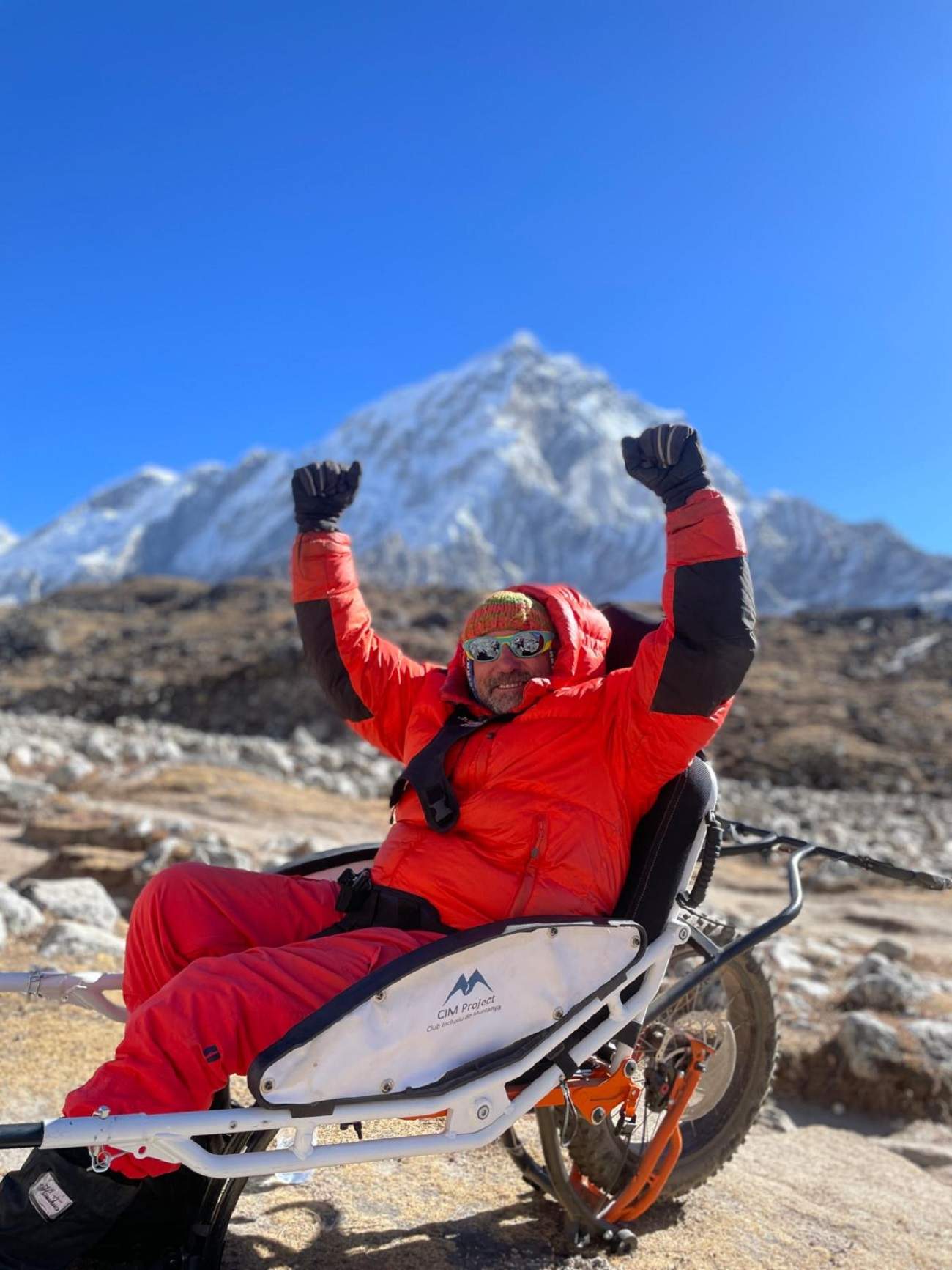 El català Albert Cogul, primer europeu amb paraplegia a assolir el camp base de l'Everest