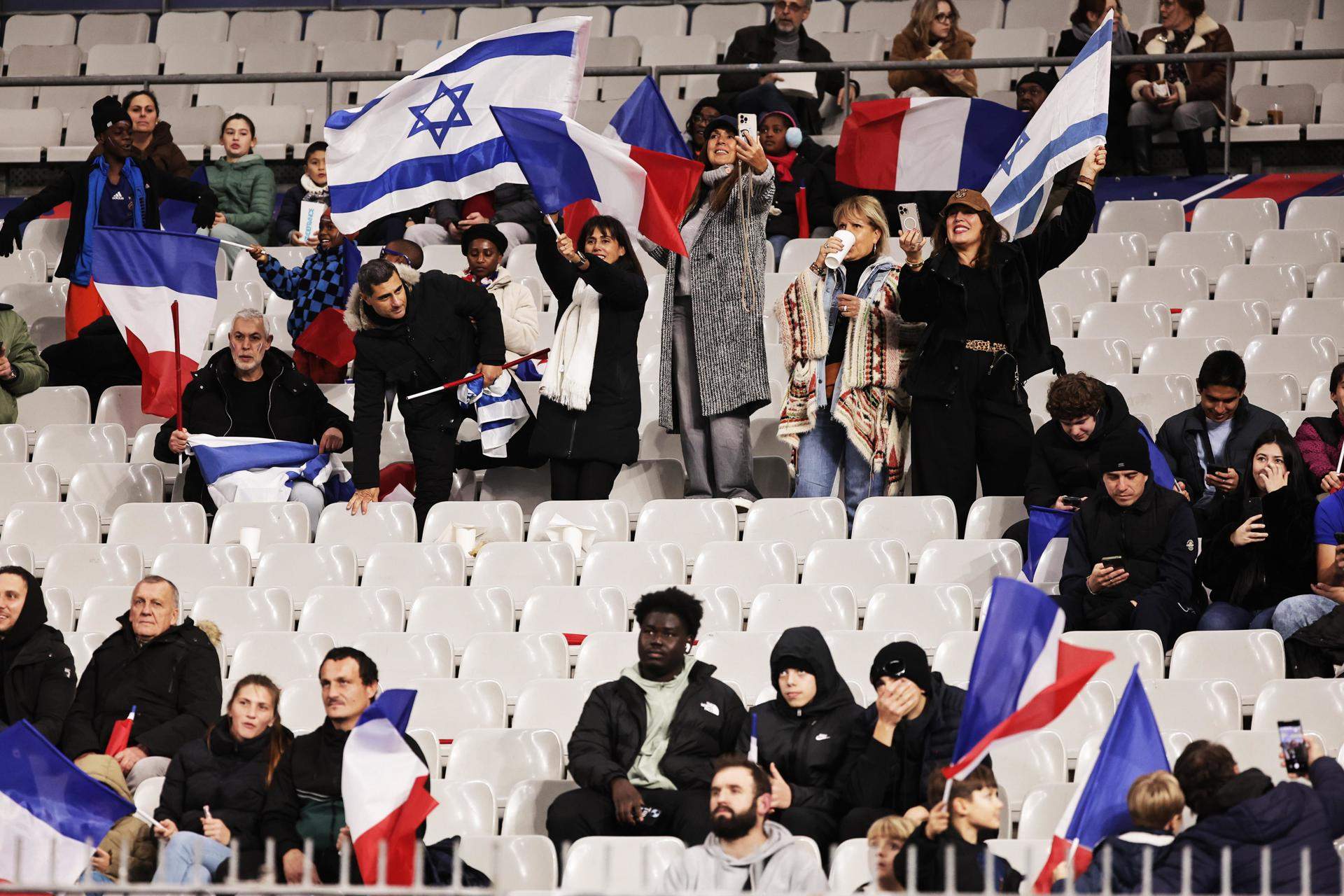 La grada del França-Israel de la Nations League s'escalfa: enfrontaments entre aficionats