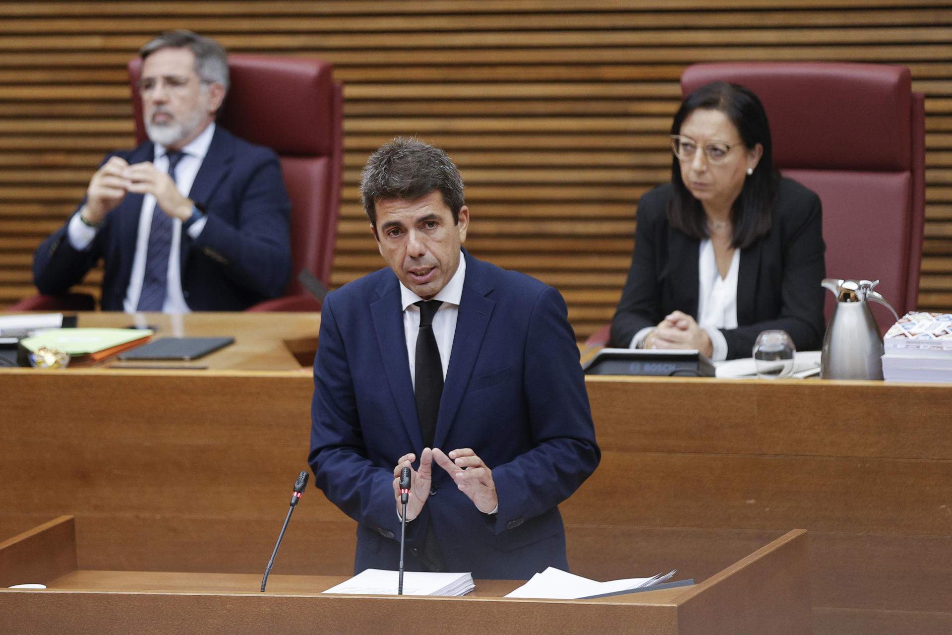 Mazón se compromete a no optar a la reelección si no es “capaz” de reconstruir el País Valencià