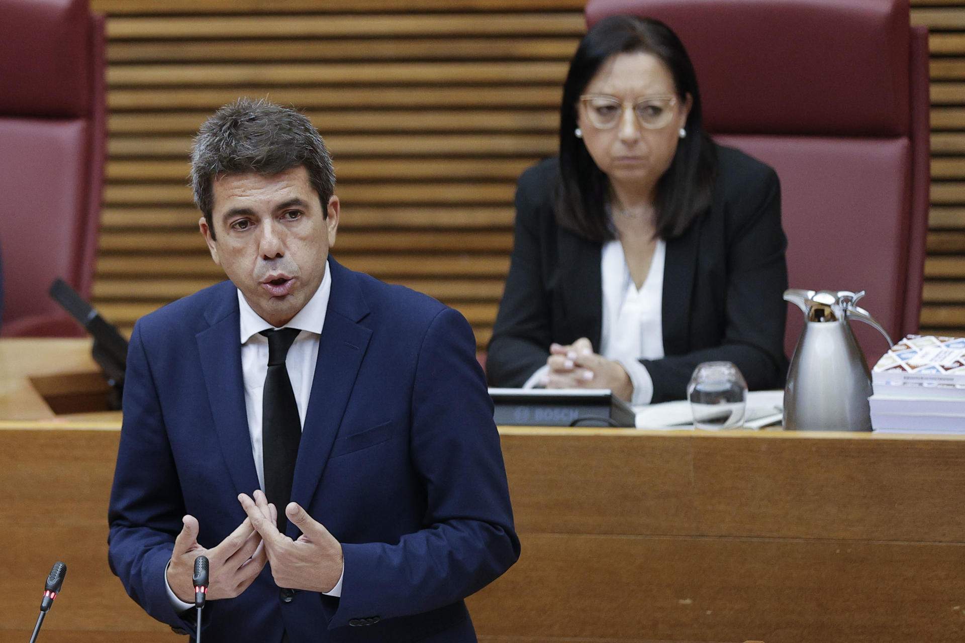 el president Carlos Mazón,  a les Corts VAlencianes(2)