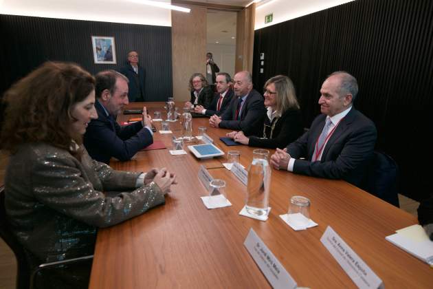 El consejero|conseller de Justicia, Ramon Espadaler, con representante del Consejo de la Abogacía Catalana. Foto: Departamento de Justicia