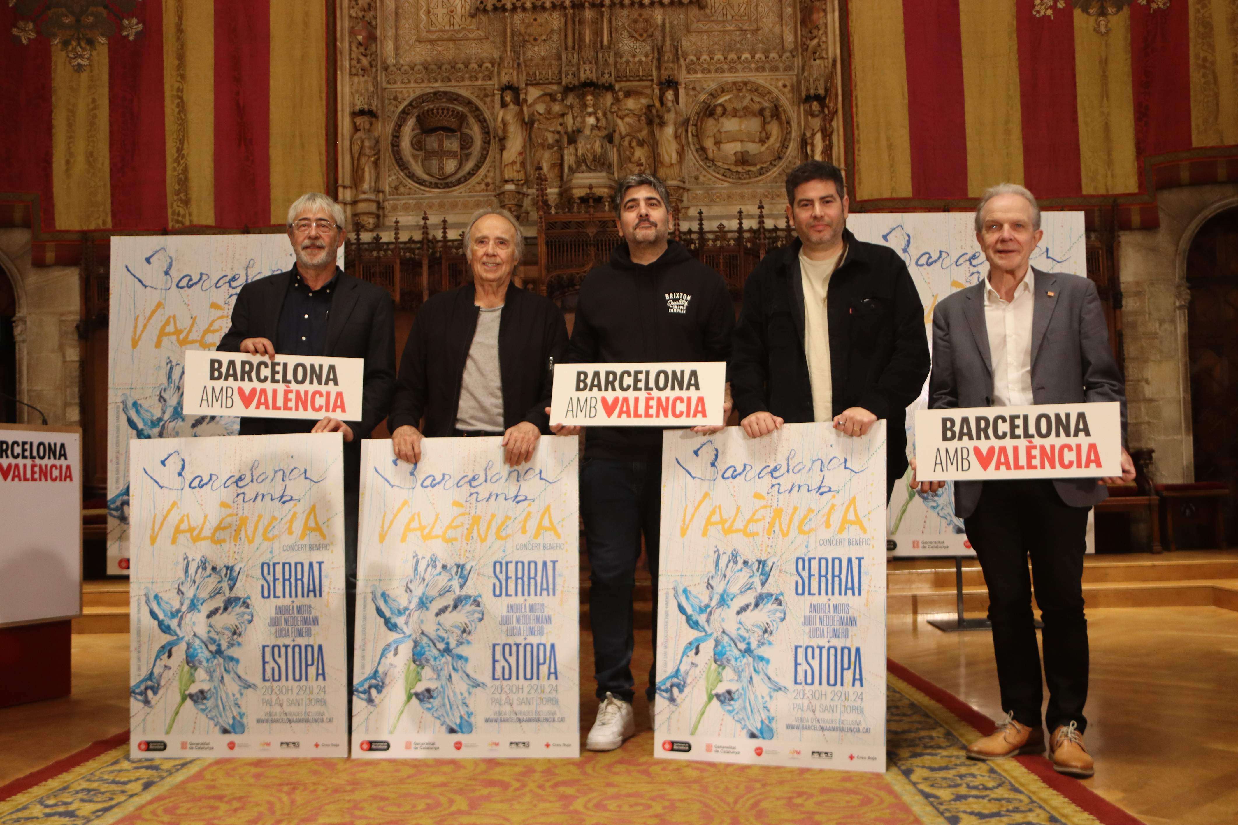 Barcelona se vuelca con València con el concierto solidario de Estopa y Serrat