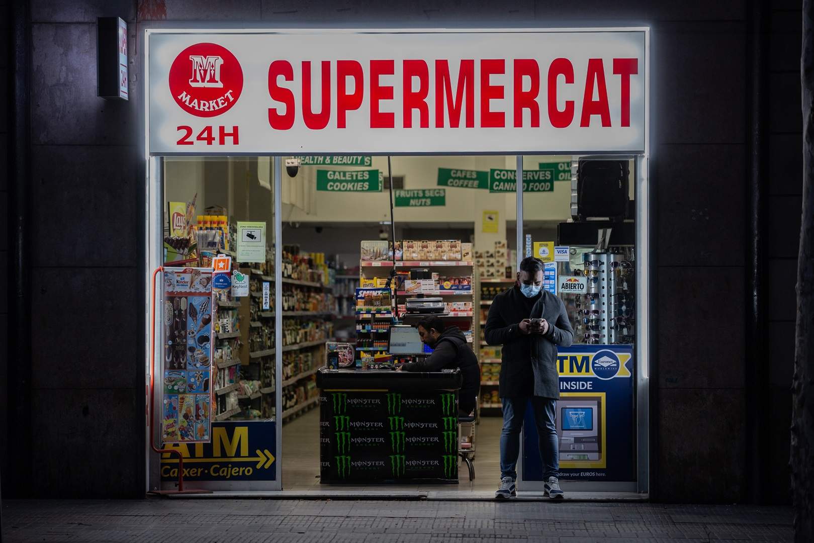 Barcelona incrementarà la vigilància sobre els supermercats 24 hores