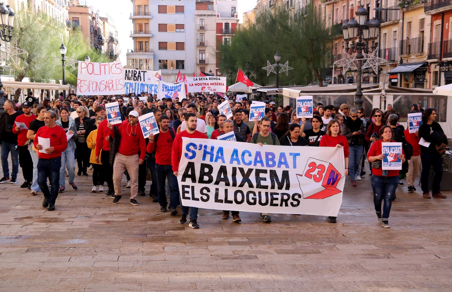 Manifestacions simultànies a Tarragona, Girona i Lleida per exigir una baixada dels preus del lloguer