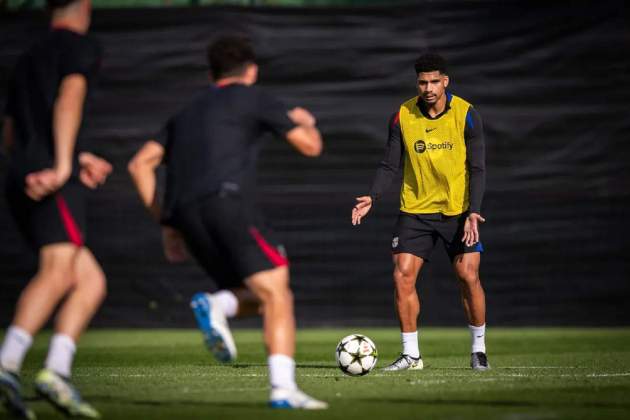 Araujo torna als entrenaments amb el Barça / Foto: FC Barcelona