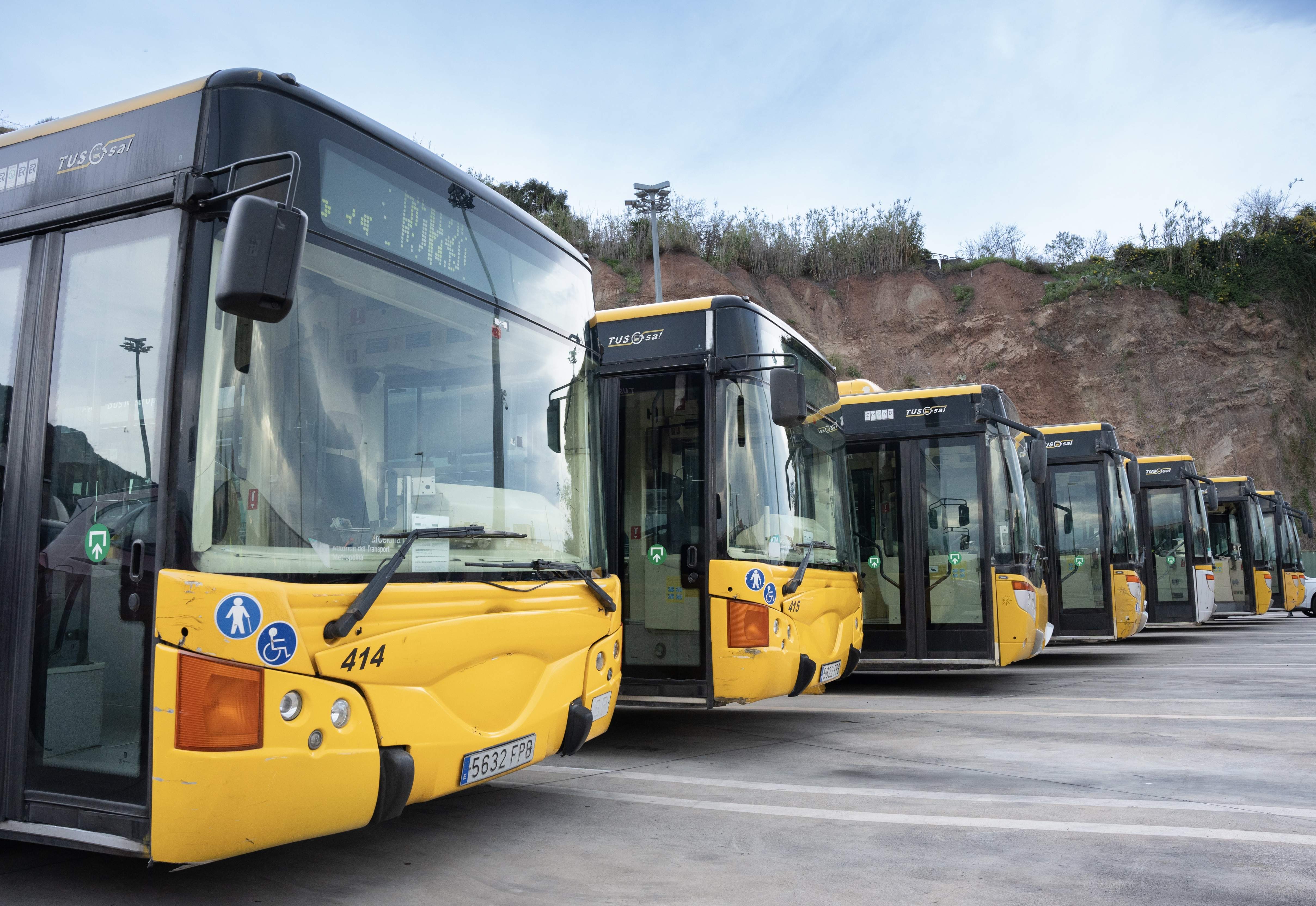 L’Àrea Metropolitana de Barcelona cedeix vuit autobusos al País Valencià