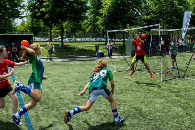 Jugadoras en un partido de balonmano. Foto: Pixabay