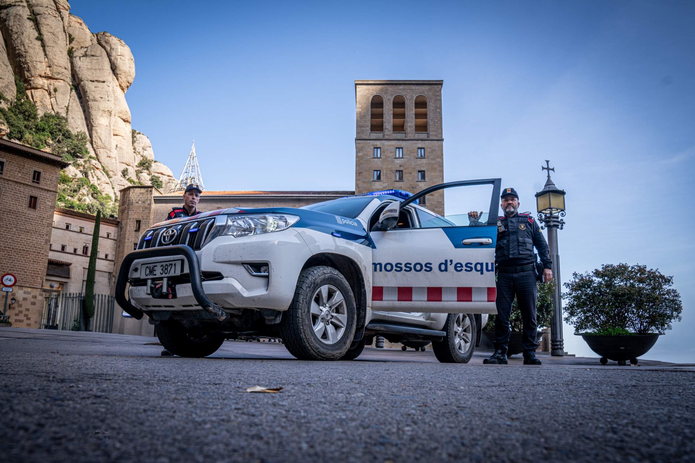 Mossos celebra el Mil·lenari de Montserrat recordando al 'escamot' que salvó el monasterio de los anarquistas