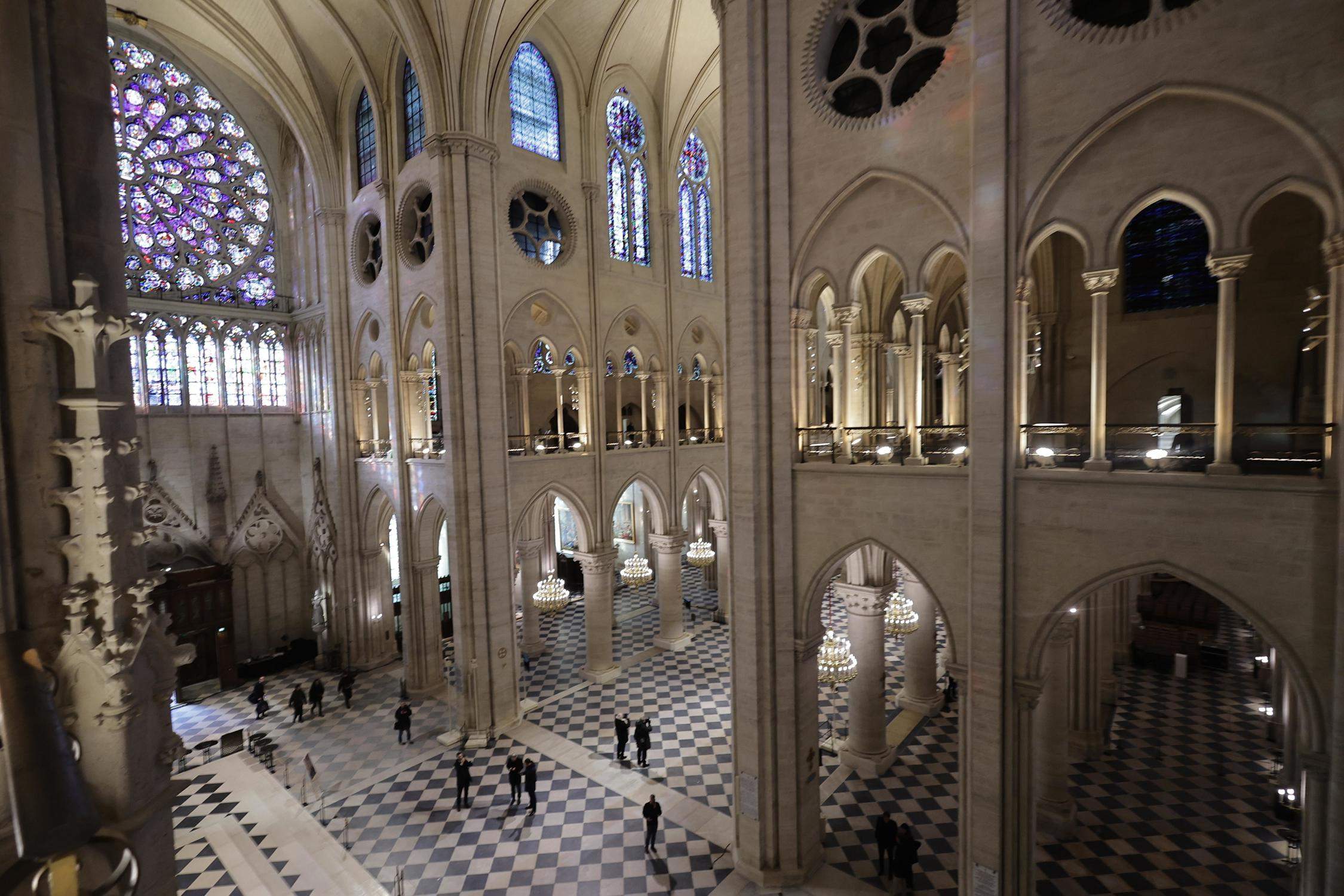 Primer cop d'ull a la ja restaurada Notre-Dame de París