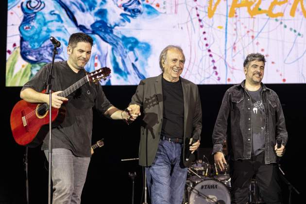 20241129 CONCERT BARCELONA AMB VALENCIA ESTOPA JOAN MANEL SERRAT / Foto: Montse Giralt