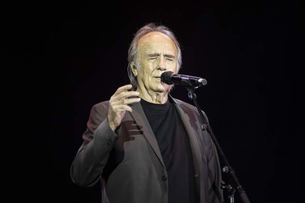 20241129 CONCERT BARCELONA AMB VALENCIA JOAN MANEL SERRAT 005   MONTSE GIRALT