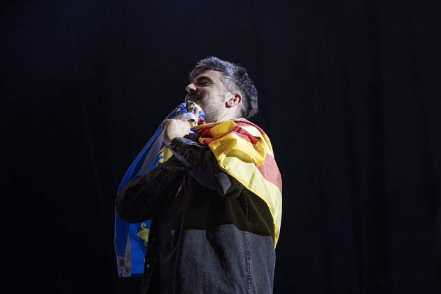 20241129 CONCERT BARCELONA AMB VALENCIA ESTOPA JOAN MANEL SERRAT 024