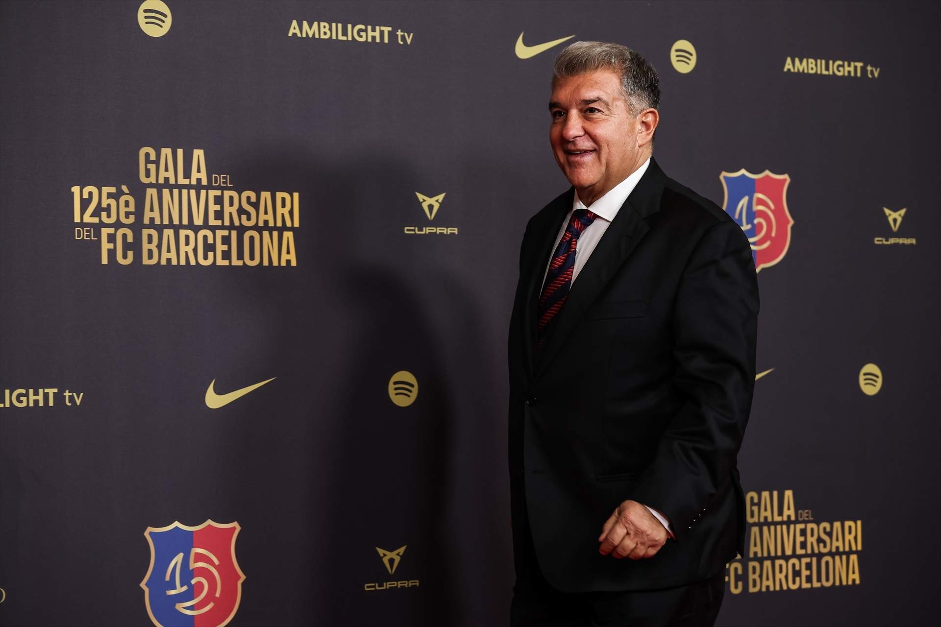 Joan Laporta pone en marcha 2 fichajes inminentes en el Barça