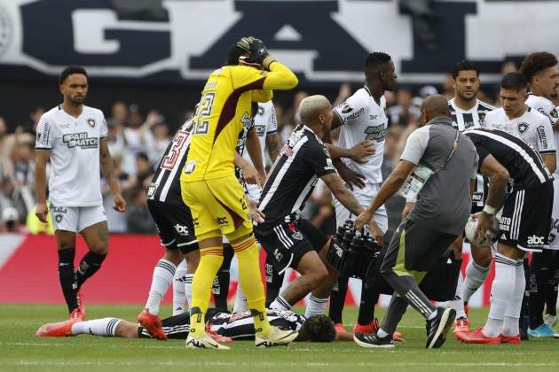 Jugador Atlètic Mineiro al terra / Foto: EFE