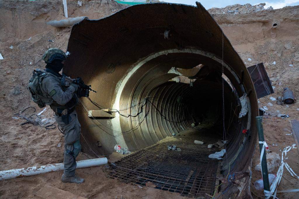 Así es el interior de un túnel de Hamás | VÍDEO