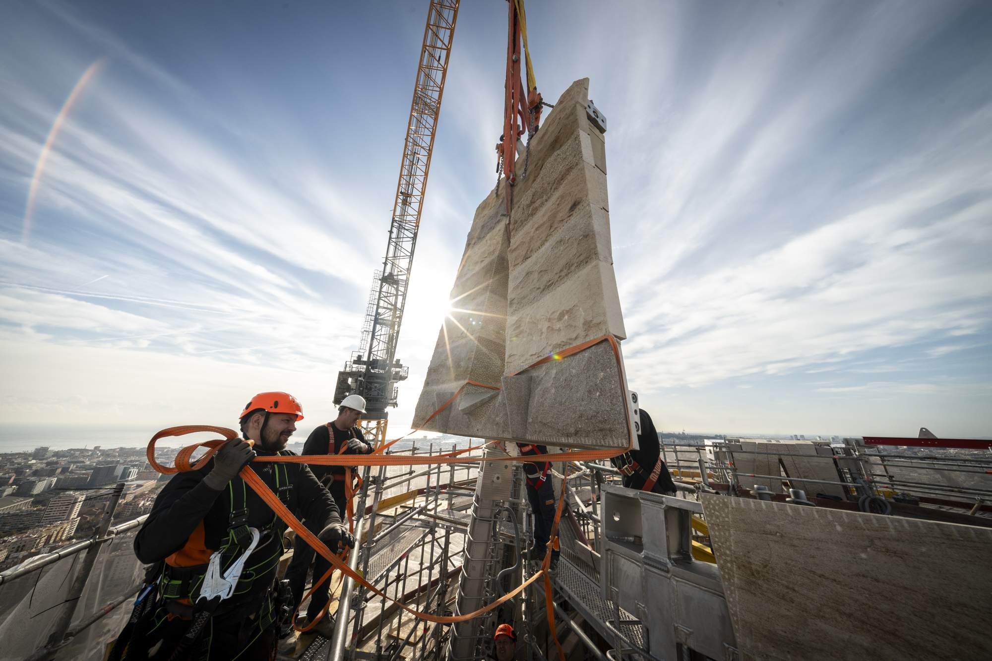 Nova fita per la Sagrada Família: la torre de Jesús culmina el dotzè nivell i arriba als 142,5 metres