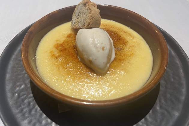 Crema catalana con helado de carquiñol – Sueño – Rosa Molinero Trias