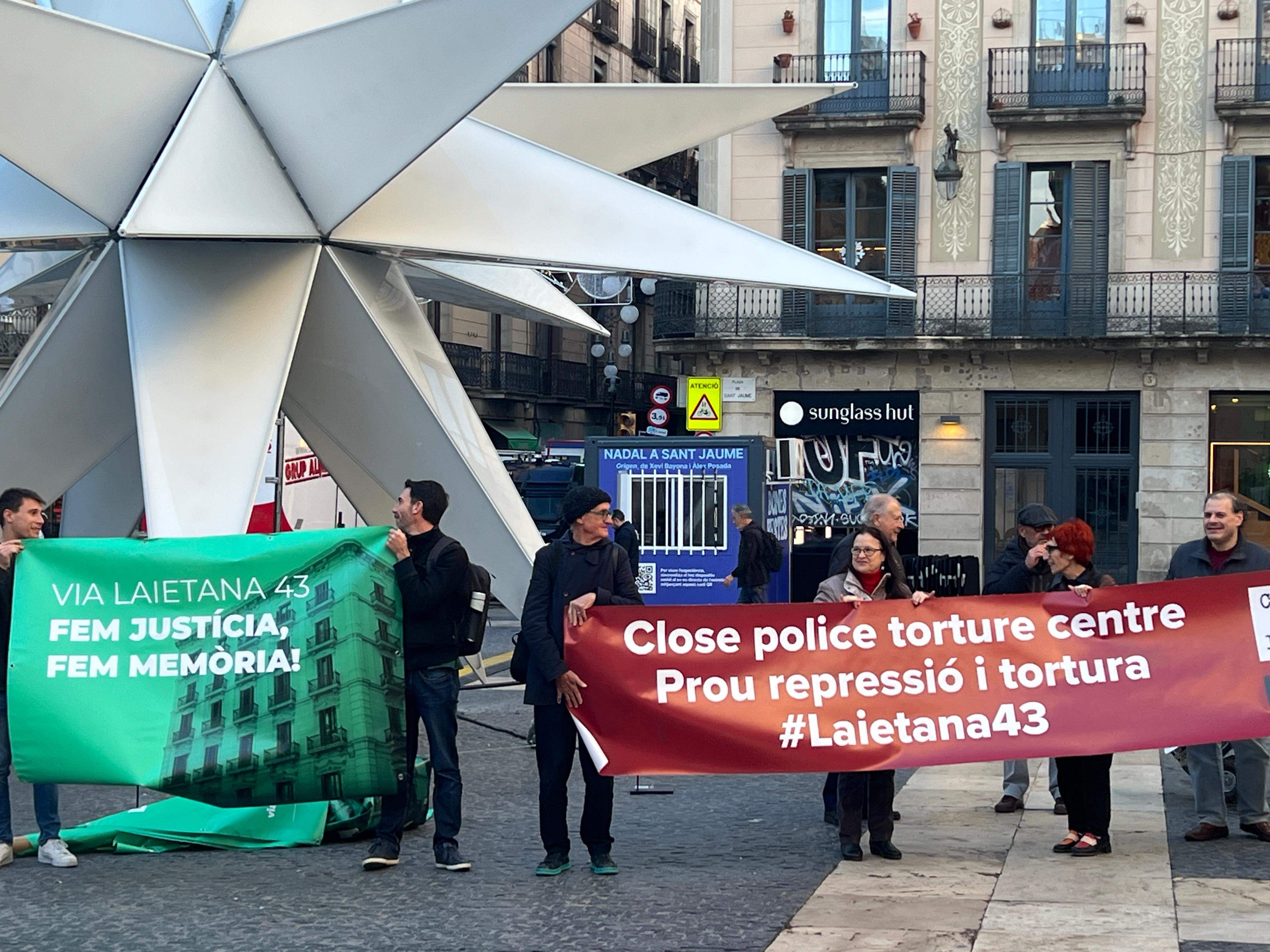 Protesta contra Marlaska a Barcelona: reclamen que la Prefectura de Via Laietana sigui un espai de memòria