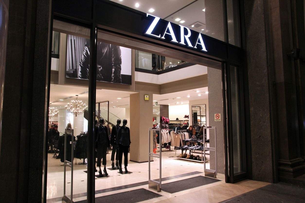 Zara se luce con este abrigo de lana que será tu favorito para este invierno