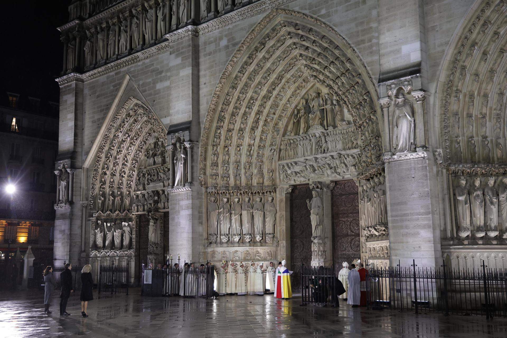 Notre-Dame reobre les portes al món cinc anys després de l'incendi