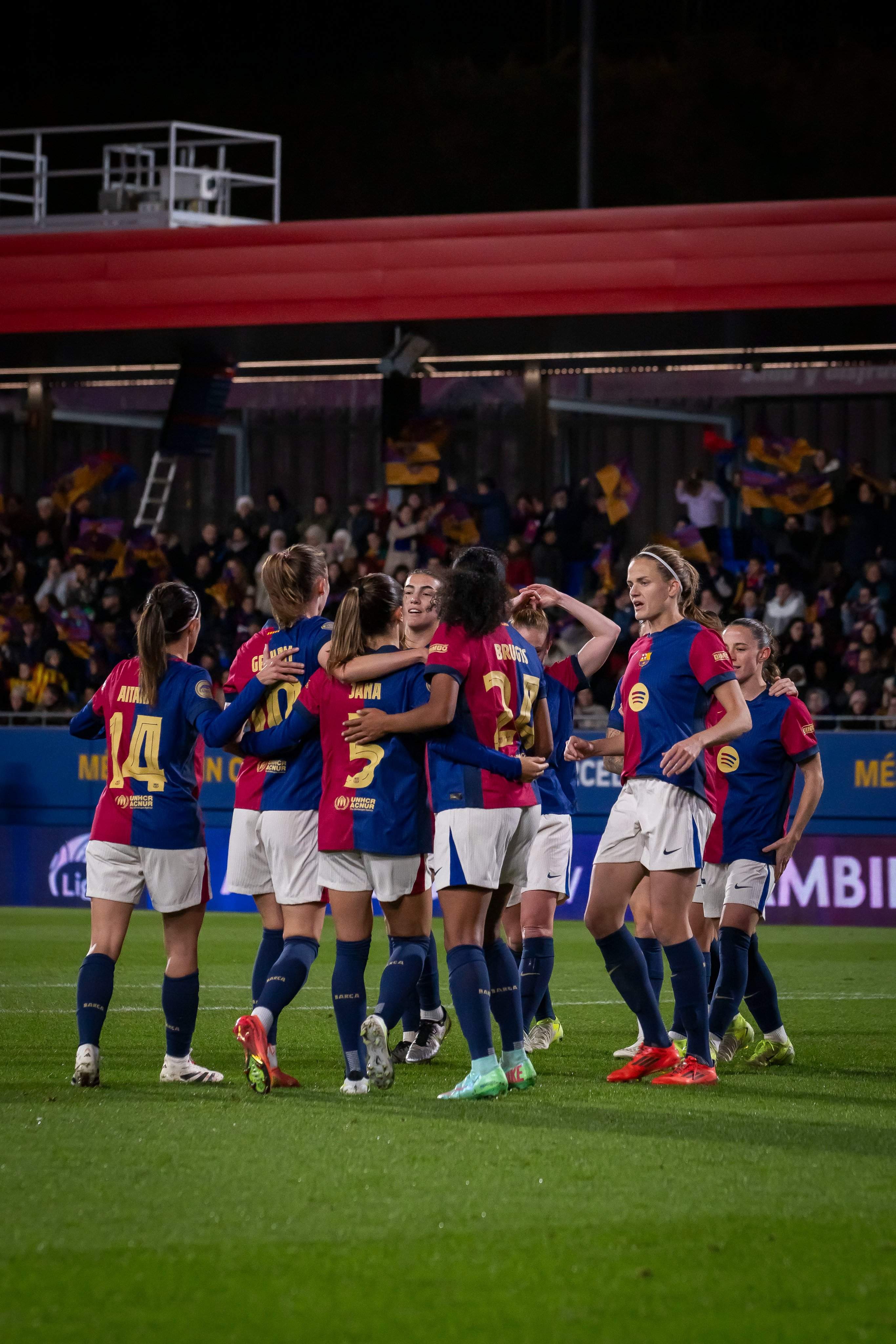 Golejada del Barça femení al Betis (4-1) per seguir imparable a la Lliga F