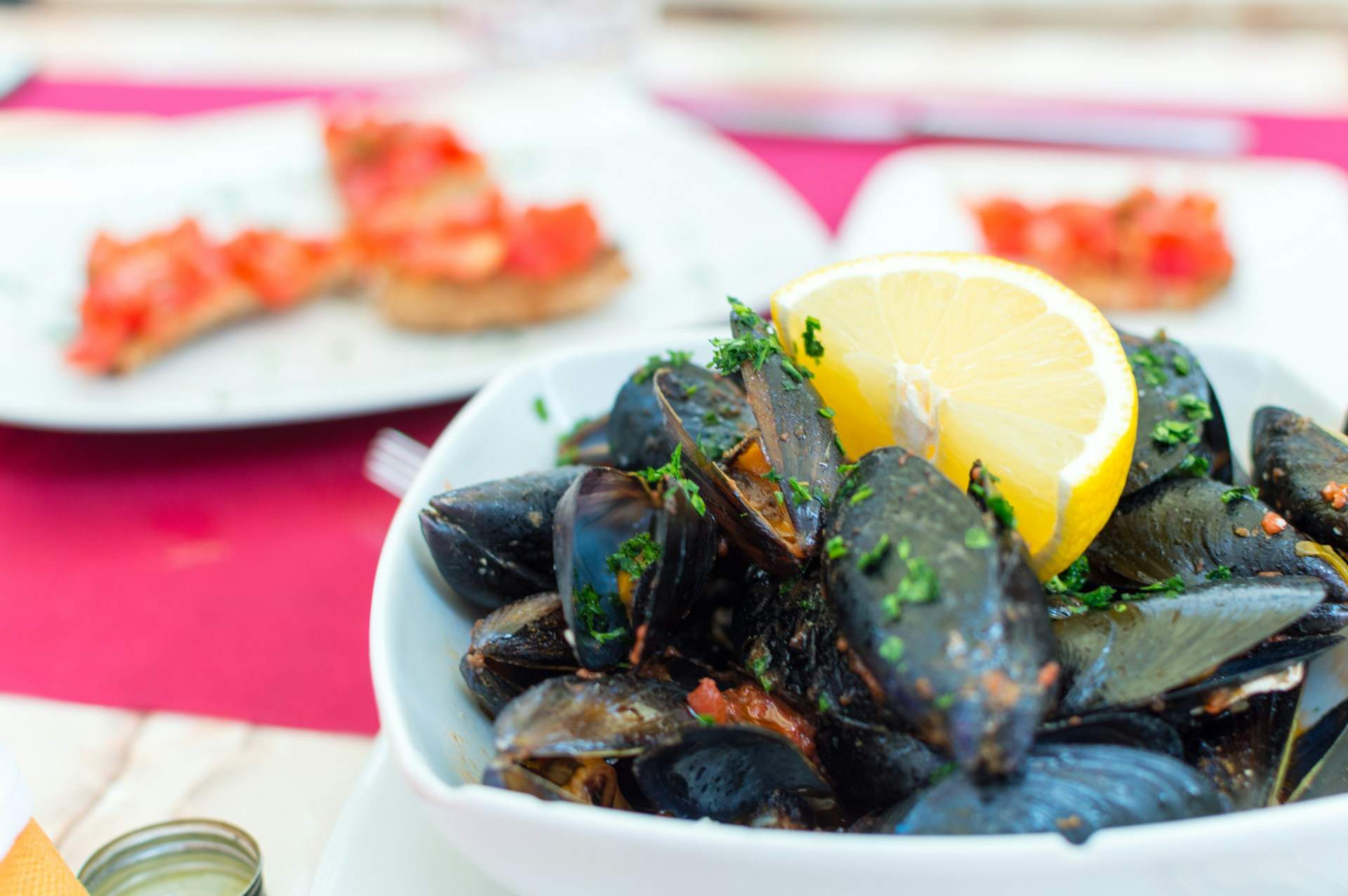 Musclos a la marinera: la recepta catalana vs. la recepta gallega