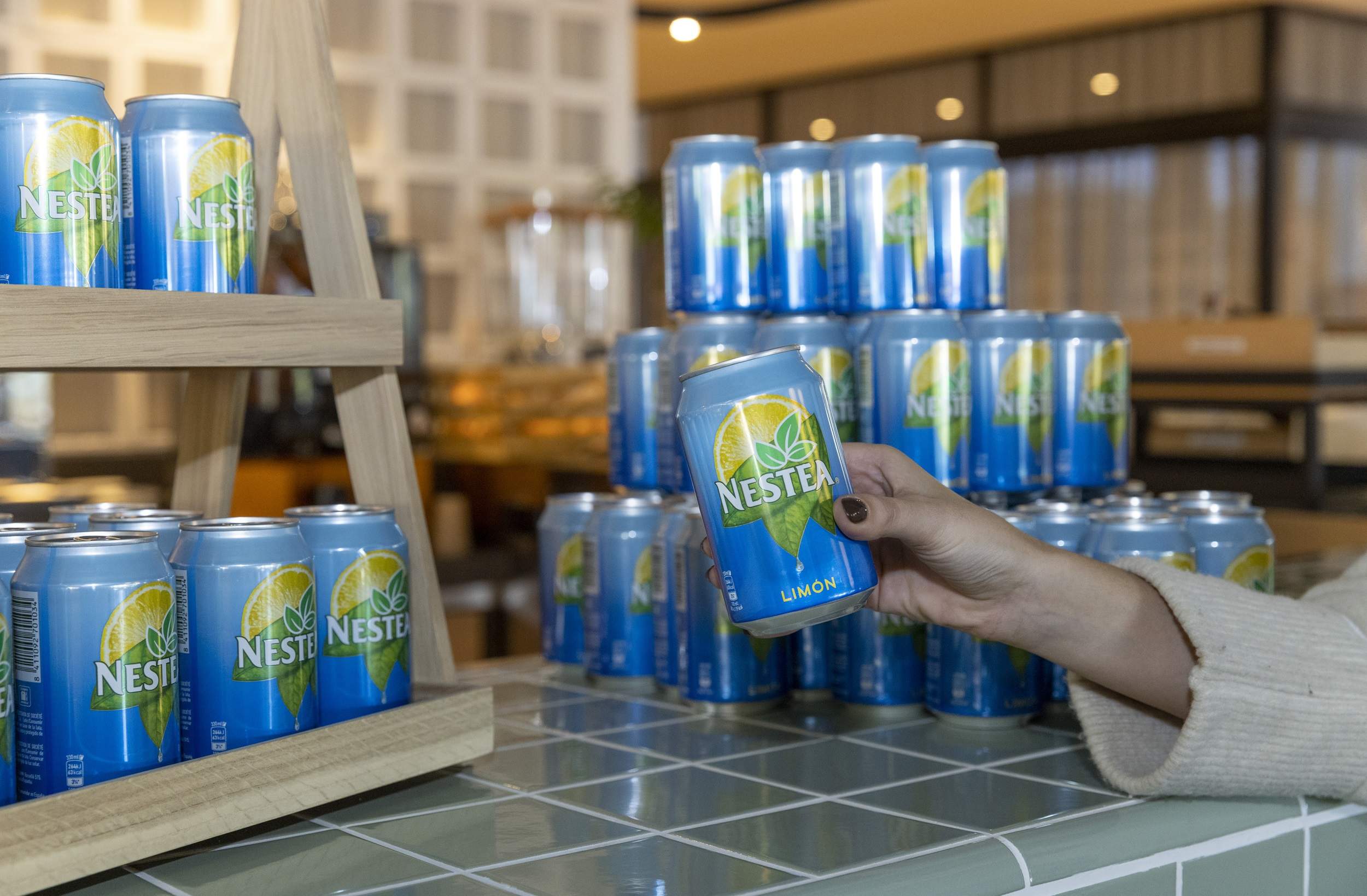 Nestlé i Damm signen un acord  per a produir, comercialitzar i distribuir Nestea a  Espanya