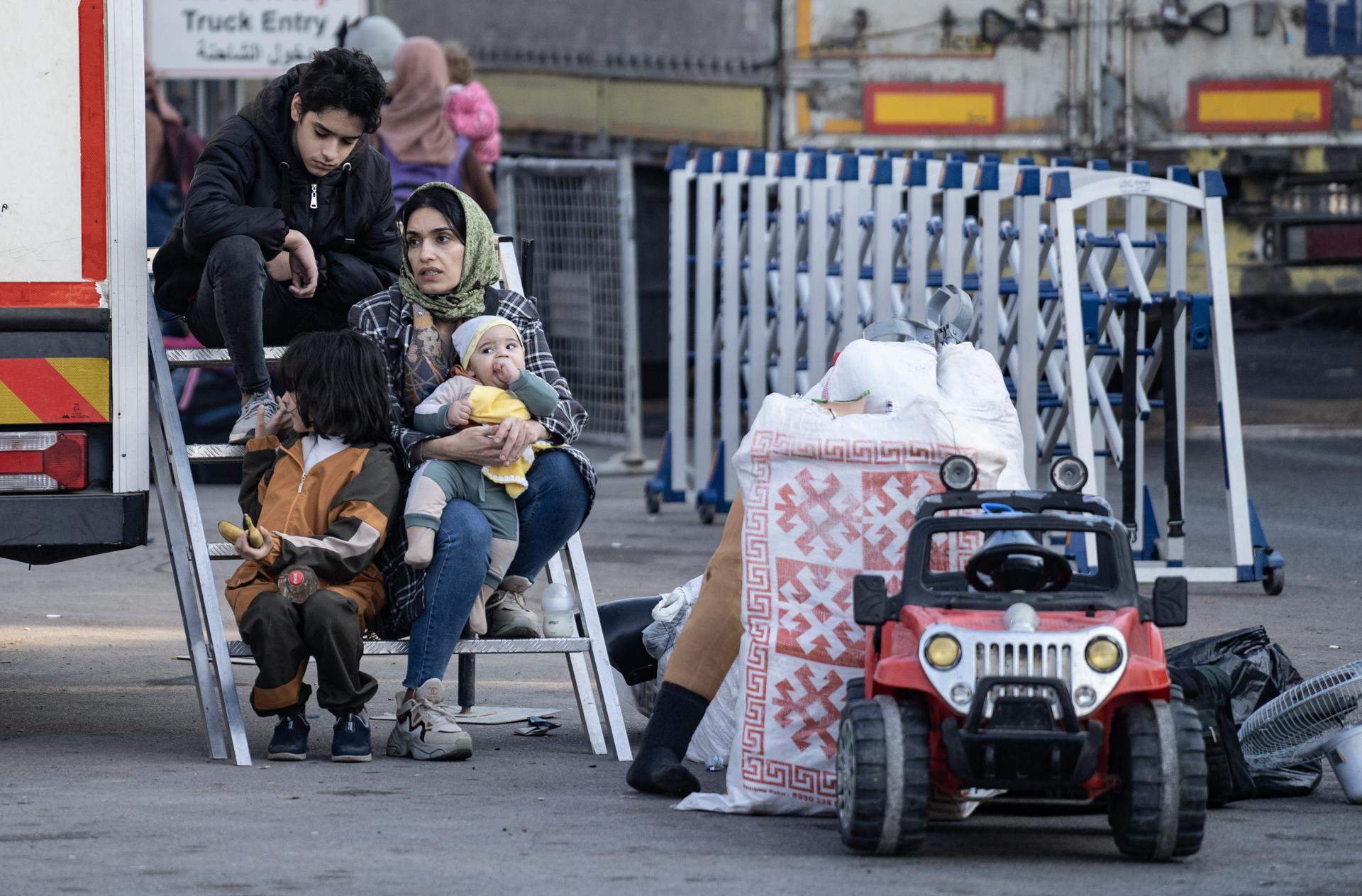 Europa suspèn la tramitació de peticions d'asil de refugiats sirians, però Espanya ho descarta