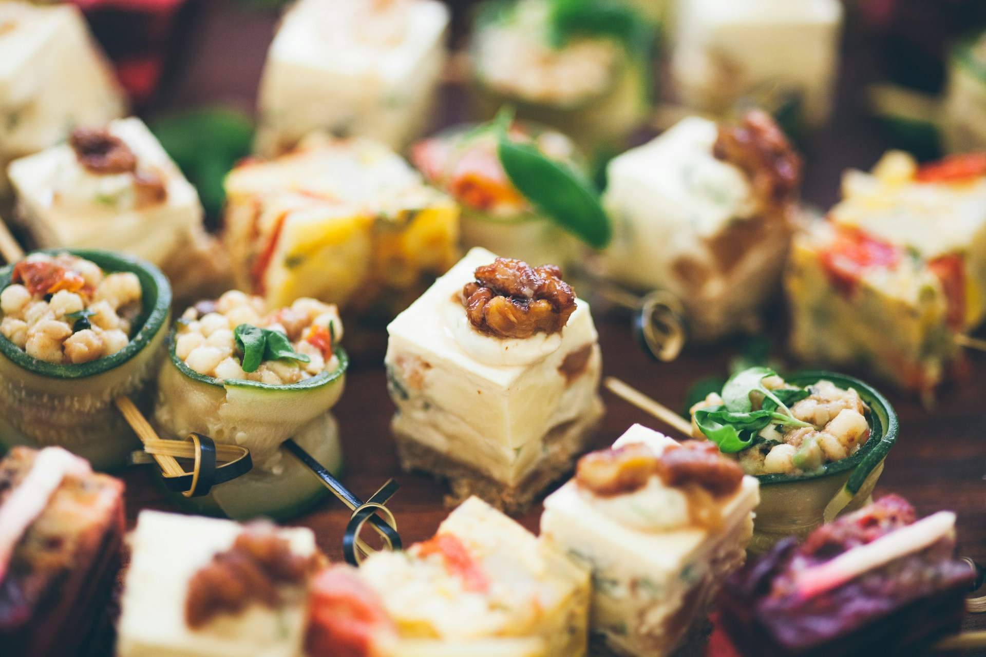 6 canapés salados que no son los típicos para sorprender en Navidad