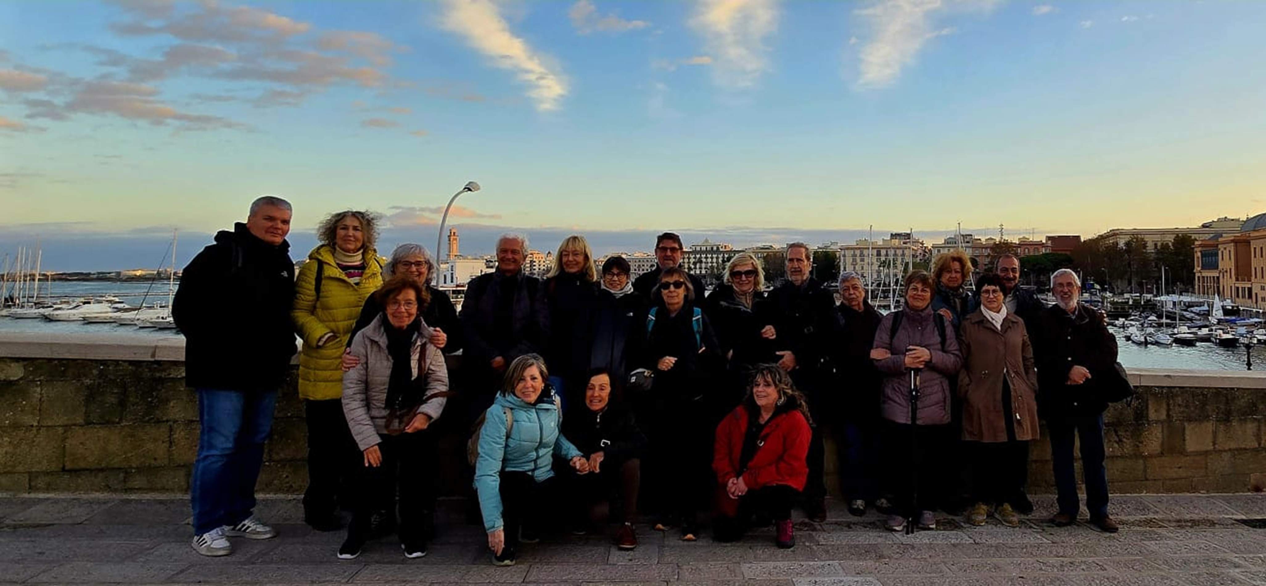 Bario. Barbacana de la muralla. Foto de grupo. Cedida Omar Menem