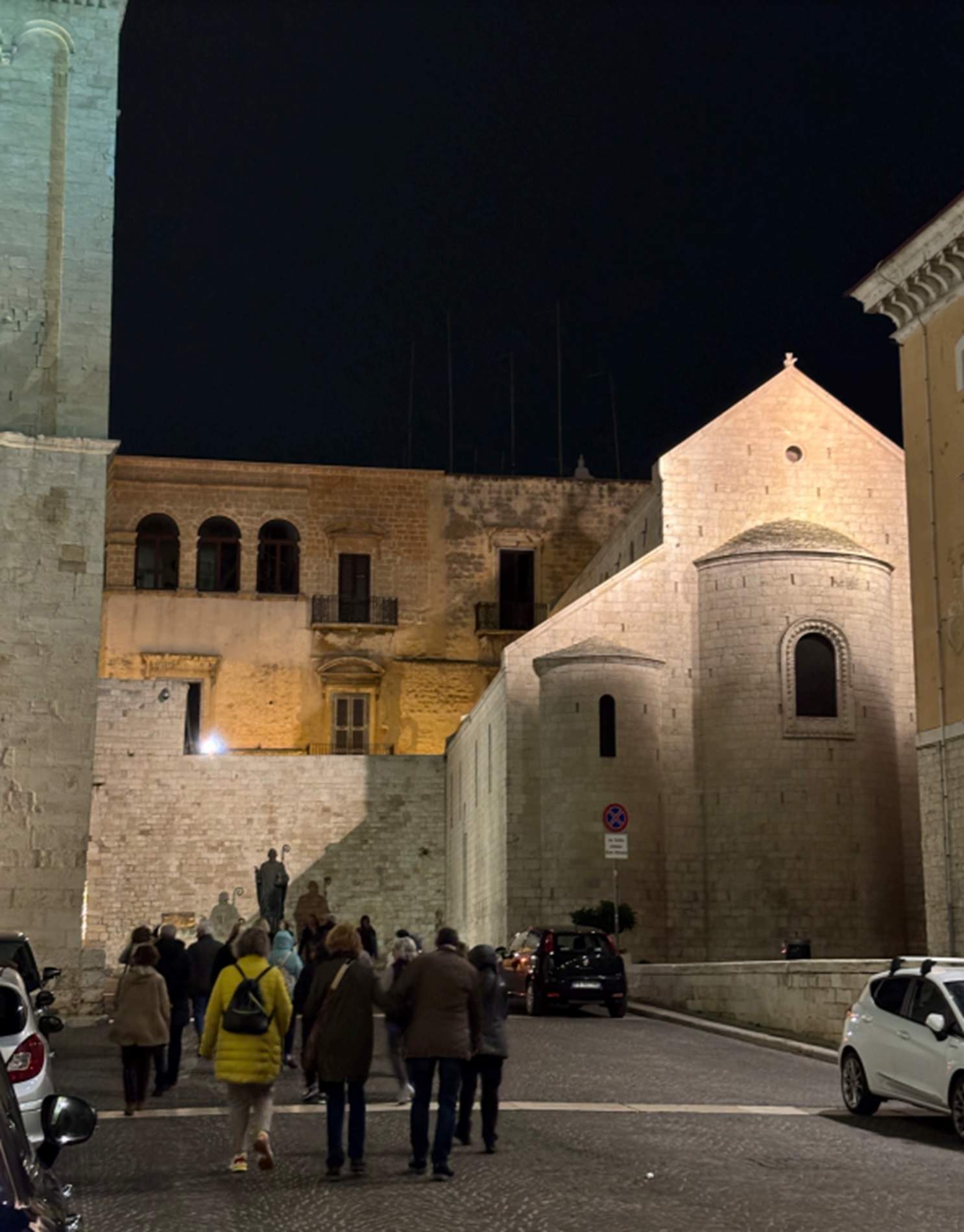 Bario. Basílica de San Nicola. Foto de grupo. Cedida Antoni Florensa