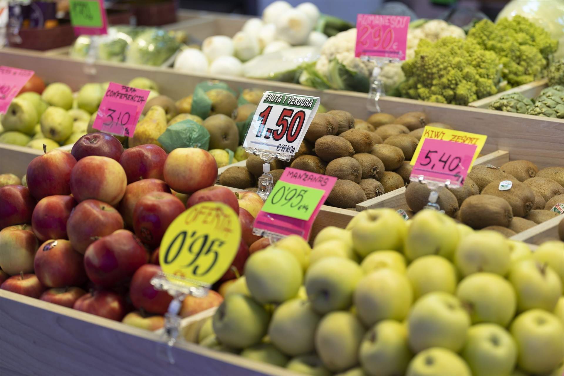 Un estudi adverteix que el 97% dels barcelonins estan “altament exposats” a aliments poc saludables