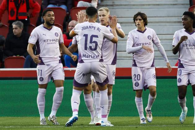 Danjuma, Juanpe, Van de Beek, Bryan Gil y Asprilla celebrando un gol del Girona FC / Foto: EFE